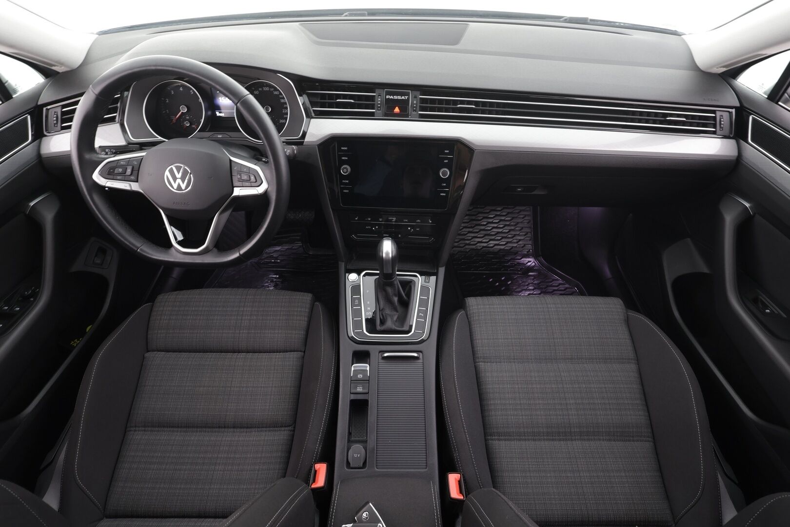 Volkswagen Passat 2021 Sedan Style 1,5 TSI EVO 110 kW DSG *1.OM Suomi-auto / ACC / P.Kamera / LED / Keyless / Apple & Android* - Merkkihuollettu / Webasto / Kahdet renkaat