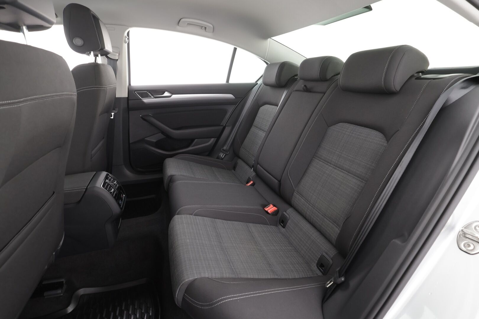 Volkswagen Passat 2021 Sedan Style 1,5 TSI EVO 110 kW DSG *1.OM Suomi-auto / ACC / P.Kamera / LED / Keyless / Apple & Android* - Merkkihuollettu / Webasto / Kahdet renkaat - HULLUT AVAJAISHULINAT KORKOTARJOUS 3,29 %