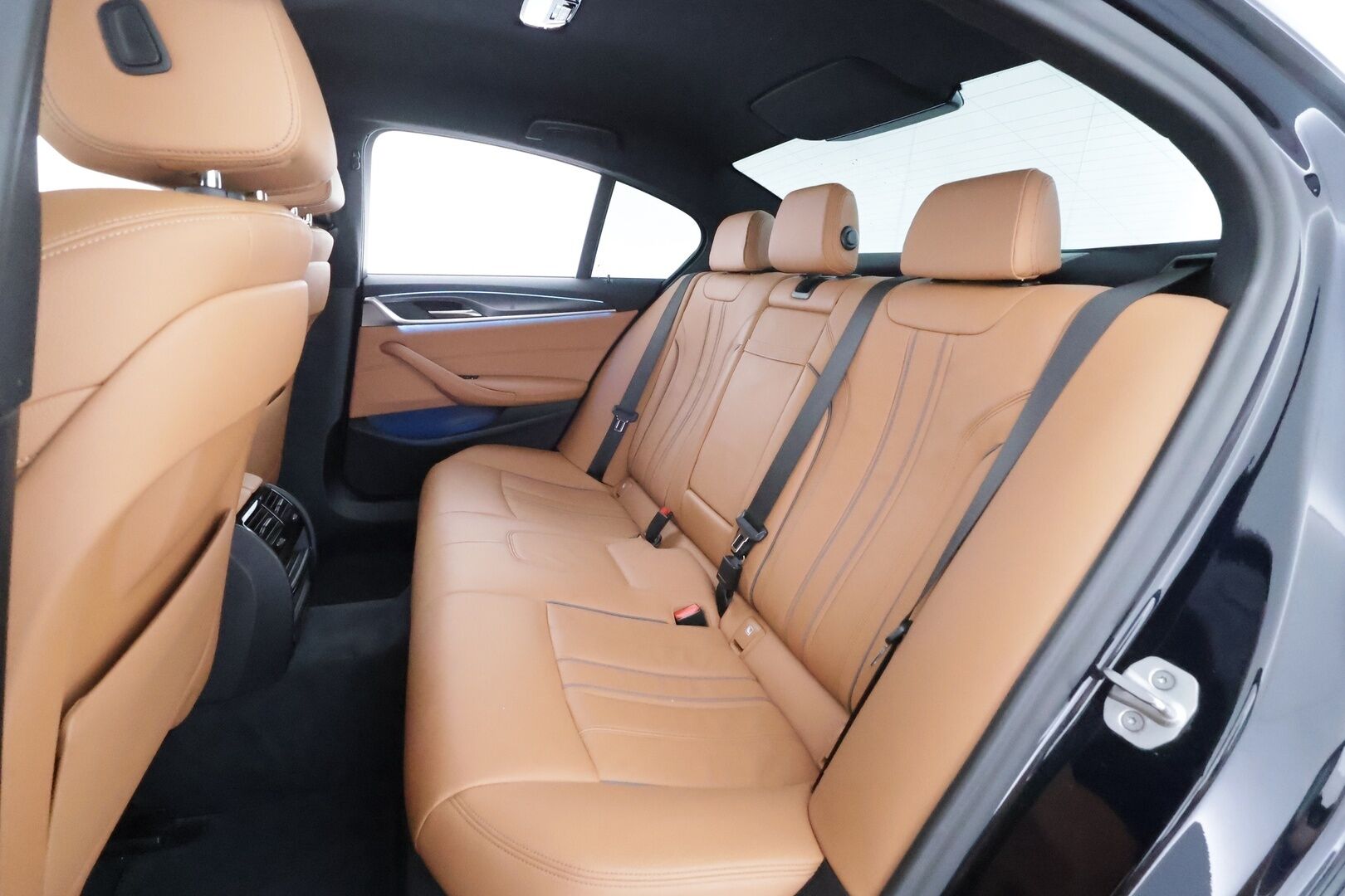 BMW 530 2021 G30 Sedan 530e xDrive A Charged Edition M Sport - | Vakkari | Lisälämmitin | Osasähköt | 360-Kamera | Sporttinahat | LED | Hifit | Keyless | Apple&Android | 1.Om Suomi-auto | Merkkihuollettu |