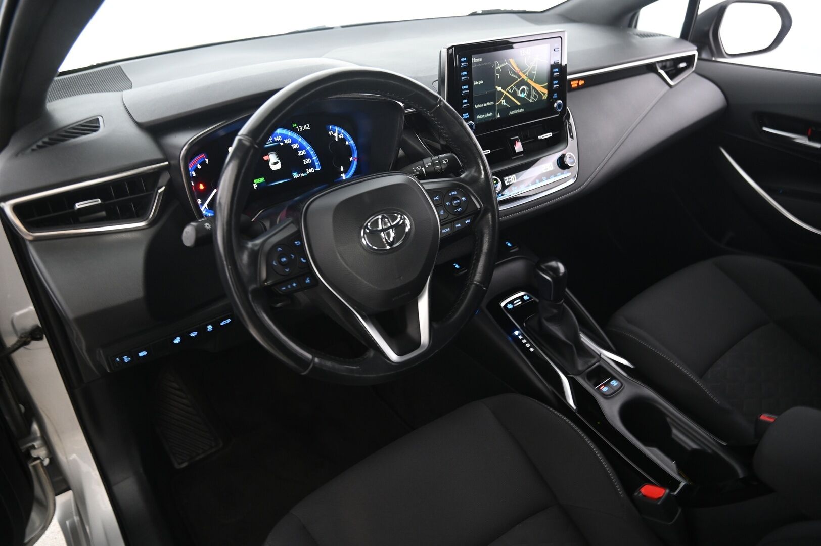 Toyota Corolla 2021 Touring Sports 1,8 Hybrid Active - Acc | Lohko | Ratinlämmitin | Juuri huollettu | 2x Renkaat ja vanteet
