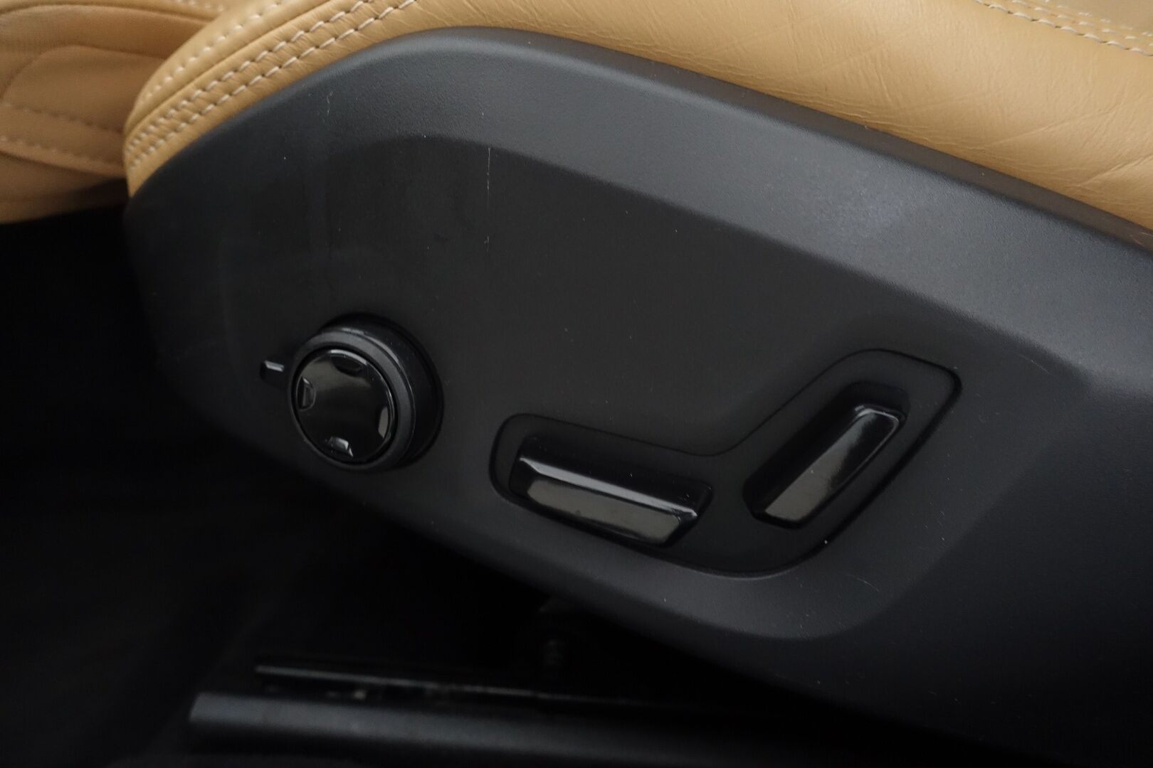 Volvo S90 2021 T8 TwE AWD Business Inscription aut - | B&W | ACC | HUD | Ilmastoidut Muistipenkit | Koukku | Panorama | 360 kamera | Webasto | Konjakkinahat | Digimittaristo | Keyless | Full LED AHB | 2X Renkaat & Vanteet |