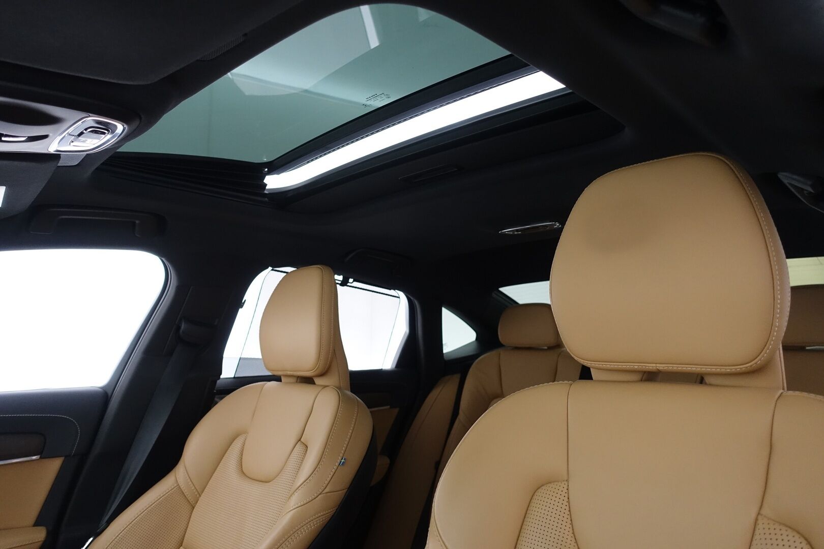 Volvo S90 2021 T8 TwE AWD Business Inscription aut - | B&W | ACC | HUD | Ilmastoidut Muistipenkit | Koukku | Panorama | 360 kamera | Webasto | Konjakkinahat | Digimittaristo | Keyless | Full LED AHB | 2X Renkaat & Vanteet |
