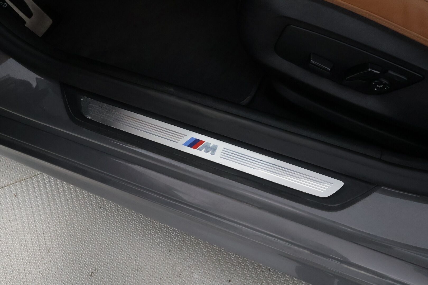 BMW 530 2021 G31 Touring 530e xDrive A Charged Edition M Sport -  ACC | Lisälämmitin | Koukku | HUD | Hifit | Comfort Access | Adaptive-led | Vetokoukku | Eleohjaus | Osasähköt | 360-kamera | Sporttinahat | Merkkihuollettu | Suomi-auto | Kahdet renkaat vanteineen