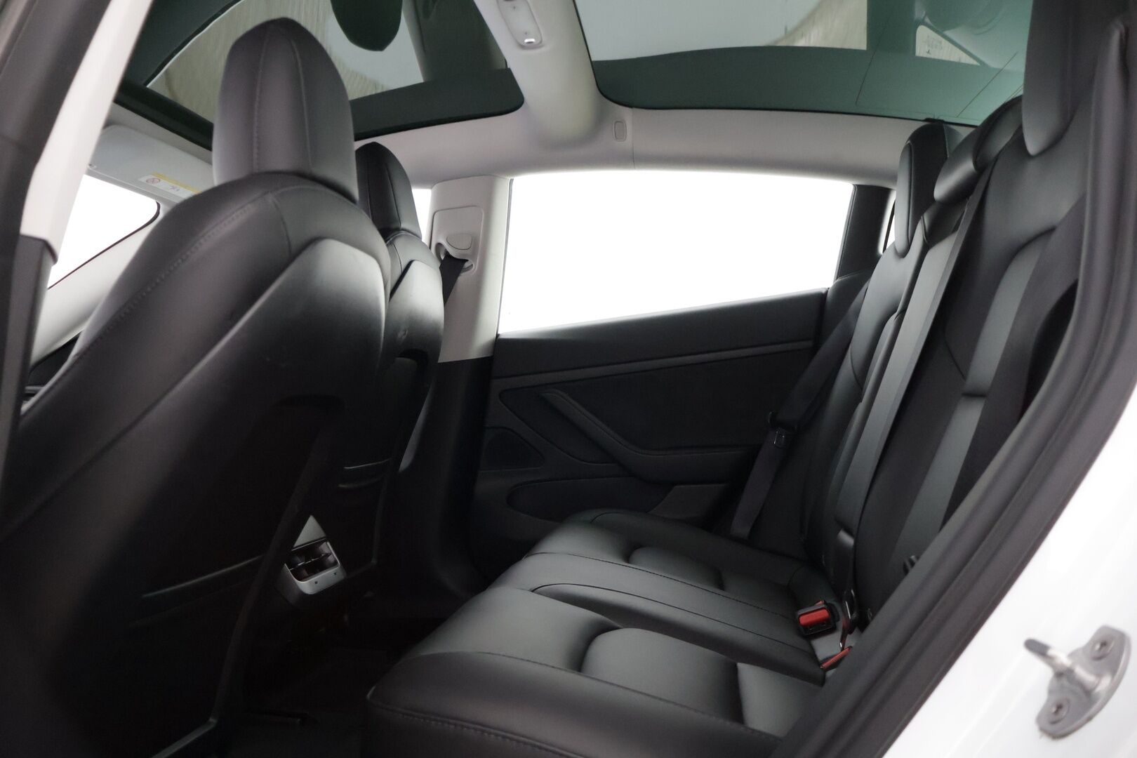 Tesla Model 3 2020 Standard Range Plus * Lasikatto / P-Kamera / Premium audio * - 2x Vanteet & Renkaat / Siisti!