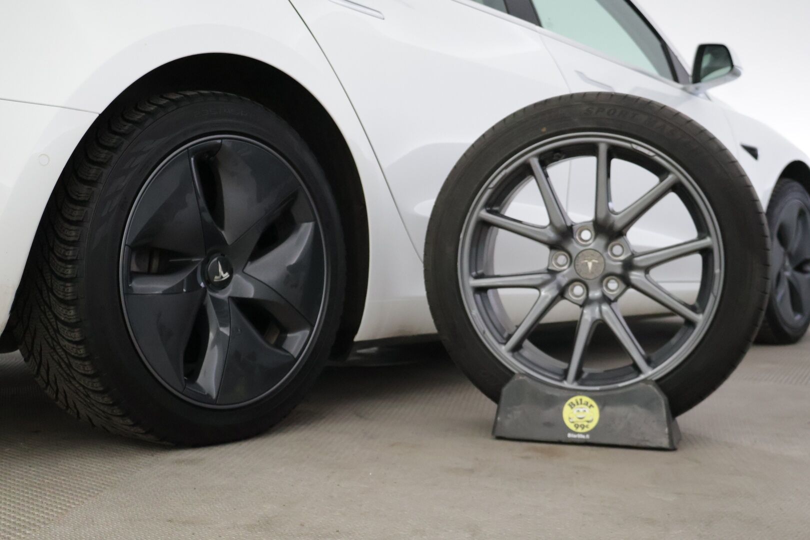 Tesla Model 3 2020 Standard Range Plus * Juuri saapunut! * - 2x Vanteet & Renkaat / Siisti!