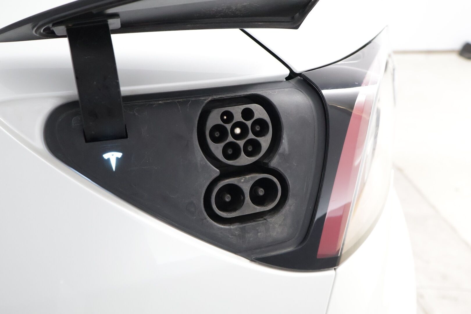 Tesla Model 3 2020 Standard Range Plus * Lasikatto / P-Kamera / Premium audio * - 2x Vanteet & Renkaat / Siisti!