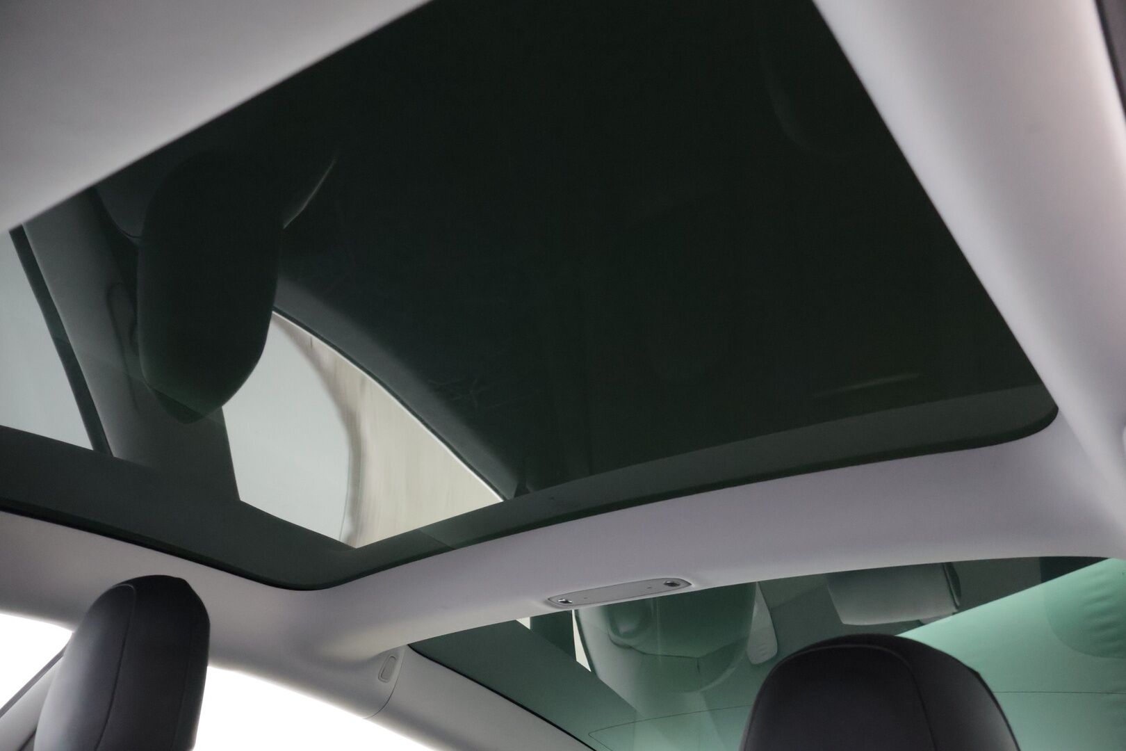 Tesla Model 3 2020 Standard Range Plus * Lasikatto / P-Kamera / Premium audio * - 2x Vanteet & Renkaat / Siisti!