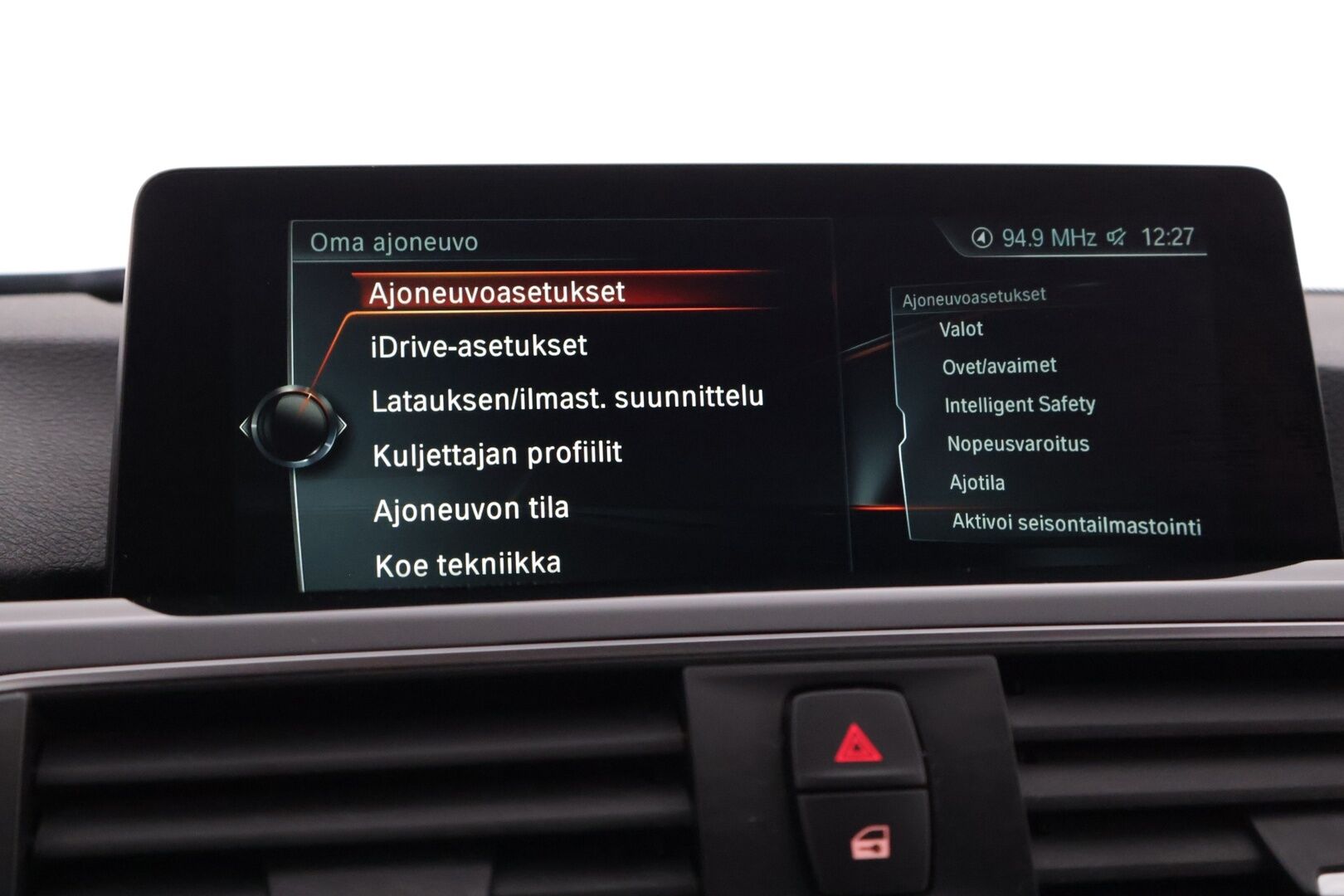 BMW 330 2017 330e iPerformance Sedan (AA) 4ov 1998cm3 A - Kysy myyjältä lisää! P*0107395358