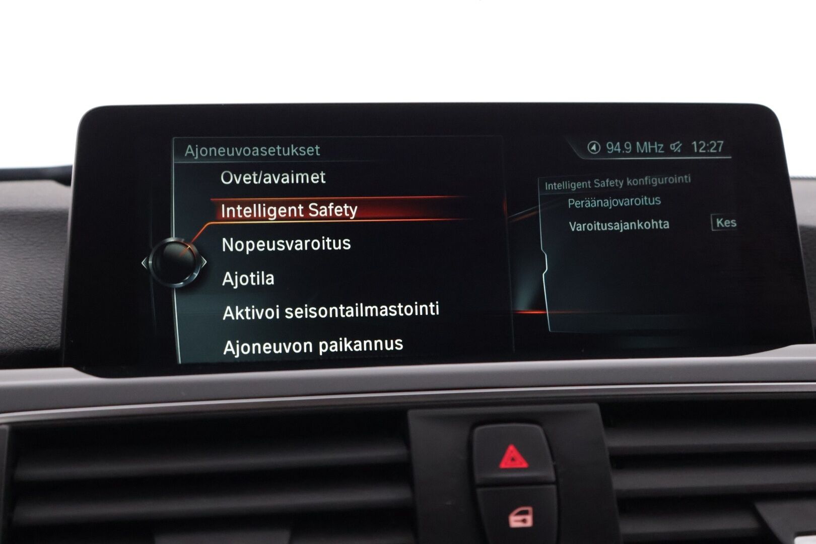 BMW 330 2017 330e iPerformance Sedan (AA) 4ov 1998cm3 A - Kysy myyjältä lisää! P*0107395358