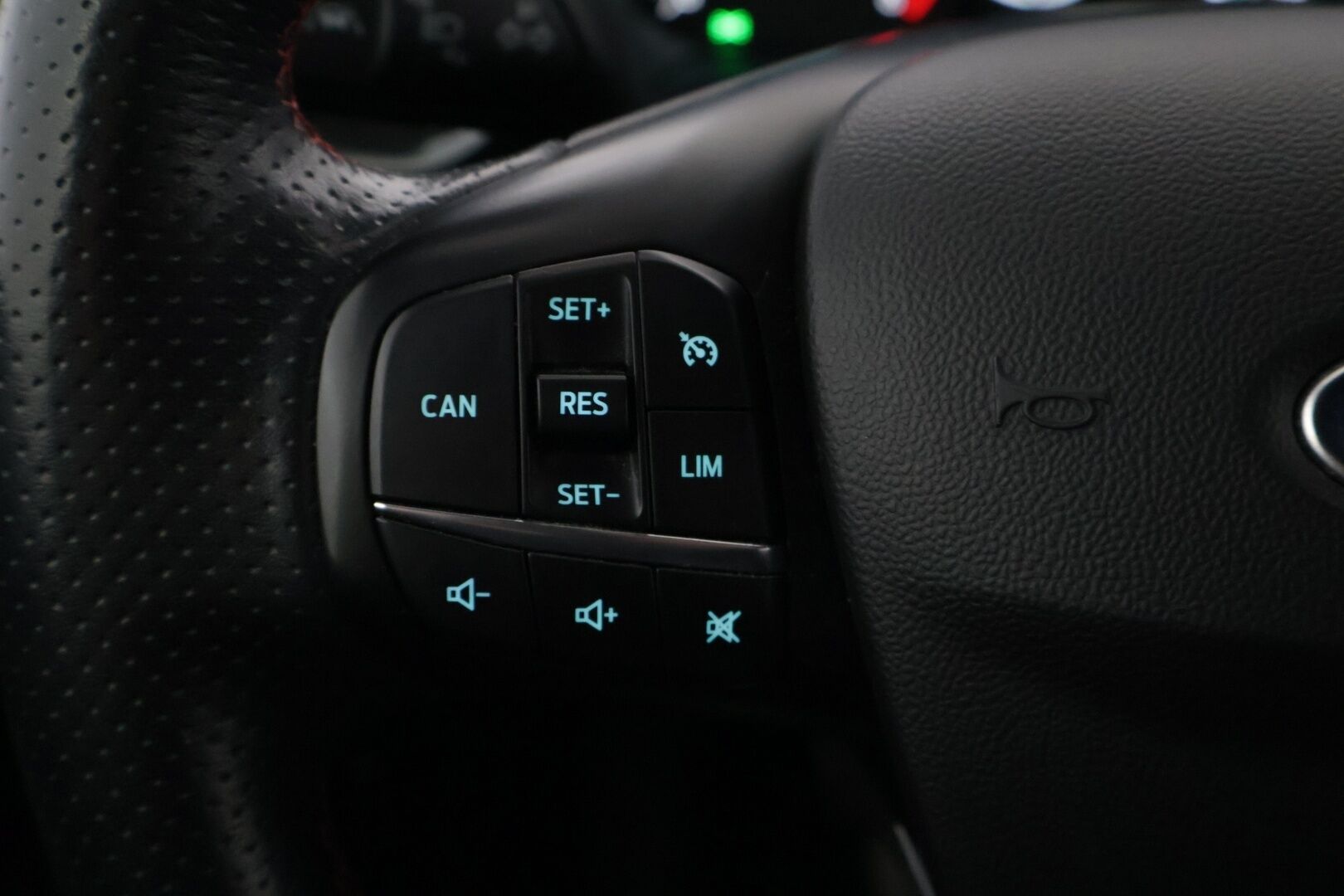 Ford Fiesta 2021 1,0 EcoBoost (mHEV) 155hv M6 ST-Line 5-ov. *Bang&Olufsen / Lämpölasi / Lämpöratti / Parkkitutka / Vakkari / Puolinahat* - Kahdet merkkirenkaat / Huippuvarusteet / Kunnon lisävalot!