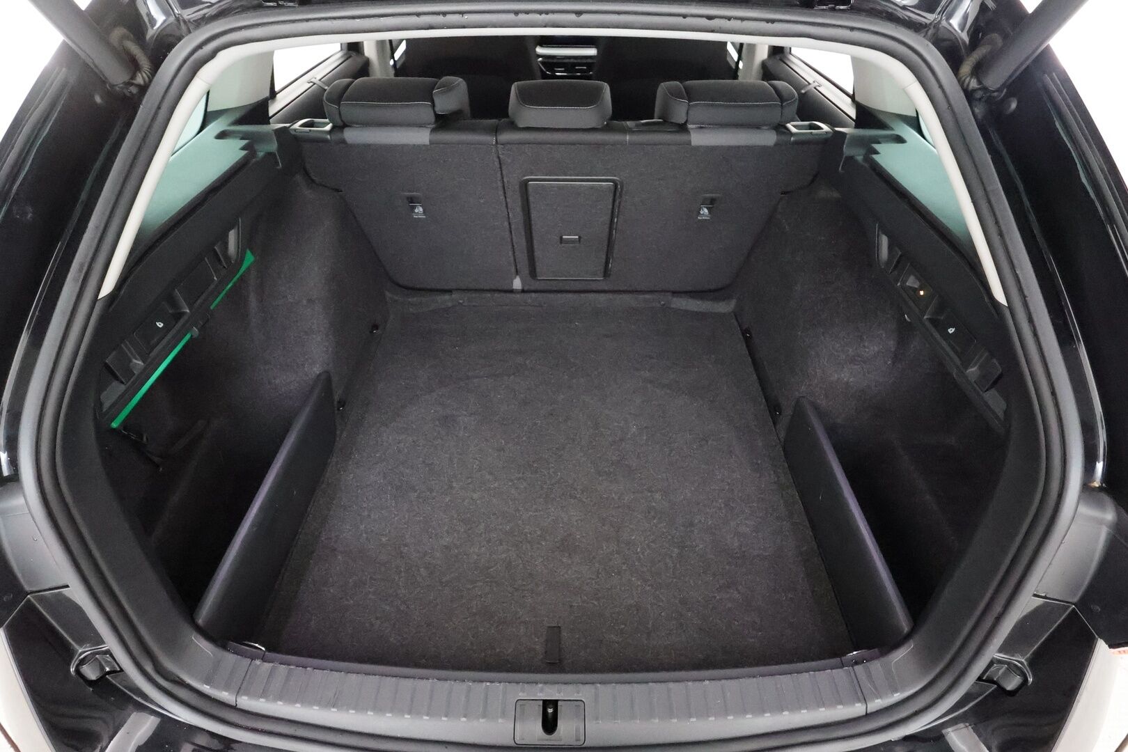 Skoda Octavia 2021 Combi 1,0 TSI Style eTEC DSG Autom. - | ACC | Koukku | Webasto | matrix-LED | P.kamera | Ratinlämmitys | Digimittaristo | Apple&Android | Suomi-auto | Kahdet Renkaat |