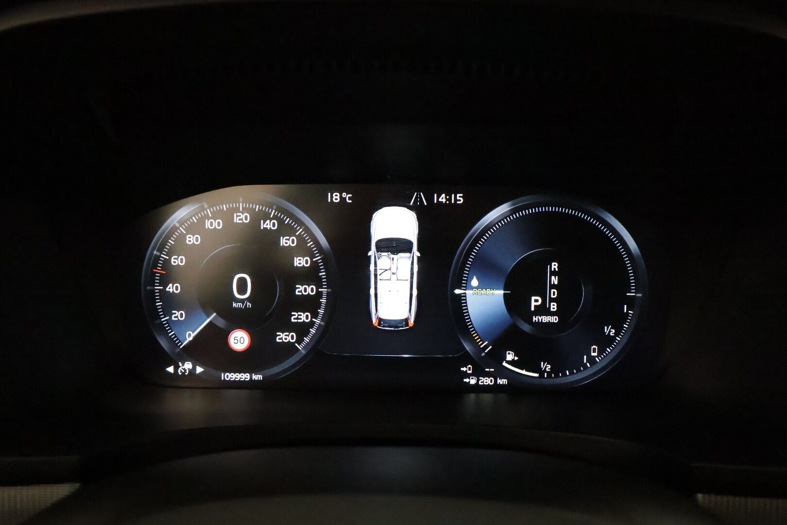 Volvo V90 2019 T8 AWD R-Design aut **Webasto / ACC / Full-LED / P.Tutkat / Sporttipenkit / Navi / Kaistavahti** - 3,99 % KORKOTARJOUS TÄHÄN AUTOON 21.9. ASTI! - 2x Latauskaapelit
