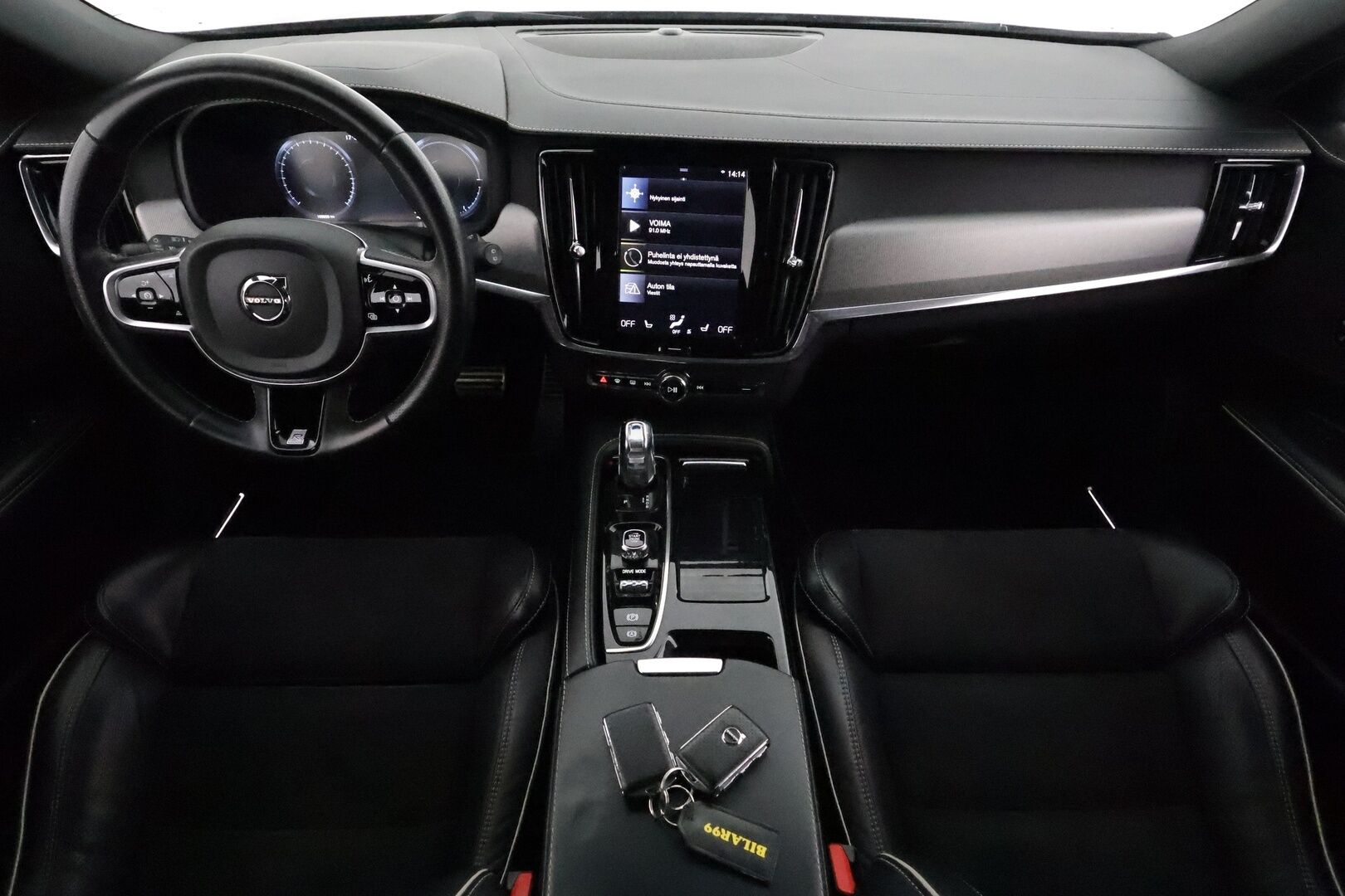 Volvo V90 2019 T8 AWD R-Design aut **Webasto / ACC / Full-LED / P.Tutkat / Sporttipenkit / Navi / Kaistavahti** - 3,99 % KORKOTARJOUS TÄHÄN AUTOON 21.9. ASTI! - 2x Latauskaapelit