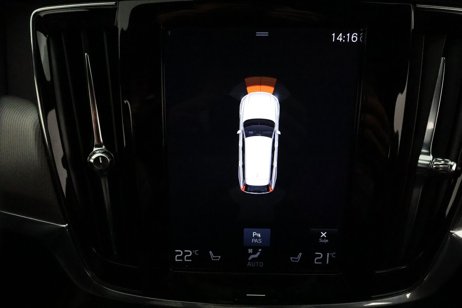 Volvo V90 2019 T8 AWD R-Design aut **Webasto / ACC / Full-LED / P.Tutkat / Sporttipenkit / Navi / Kaistavahti** - 3,99 % KORKOTARJOUS TÄHÄN AUTOON 21.9. ASTI! - 2x Latauskaapelit