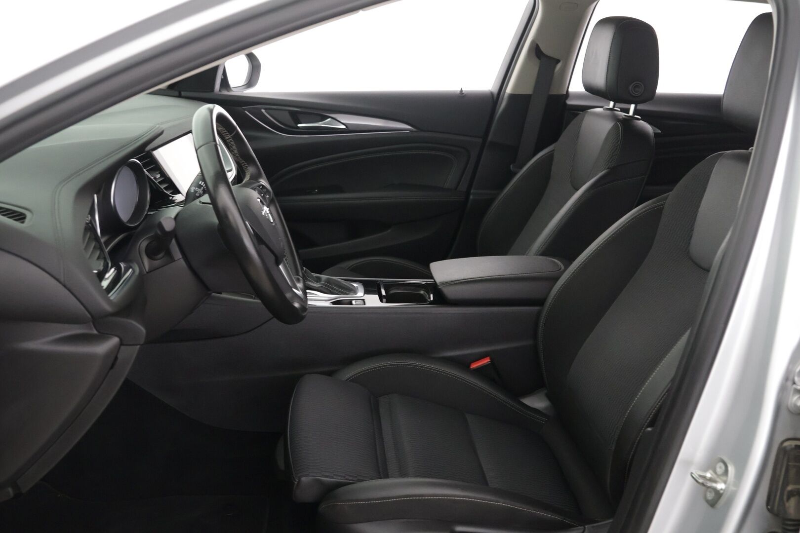 Opel Insignia 2018 Insignia Sports Tourer Edition 2,0 CDTI 125kW AT6 - | Vakkari | Navi | Lohko + sisäpistoke | Tutkat edessä & takana | 2x Renkaat |