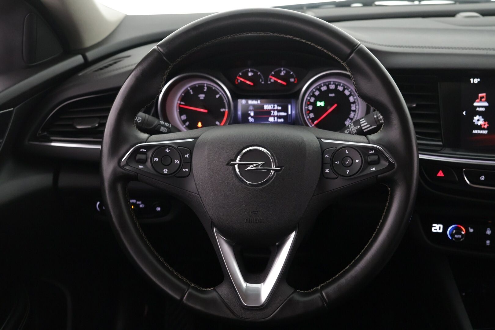 Opel Insignia 2018 Insignia Sports Tourer Edition 2,0 CDTI 125kW AT6 - | Vakkari | Navi | Lohko + sisäpistoke | Tutkat edessä & takana | 2x Renkaat |