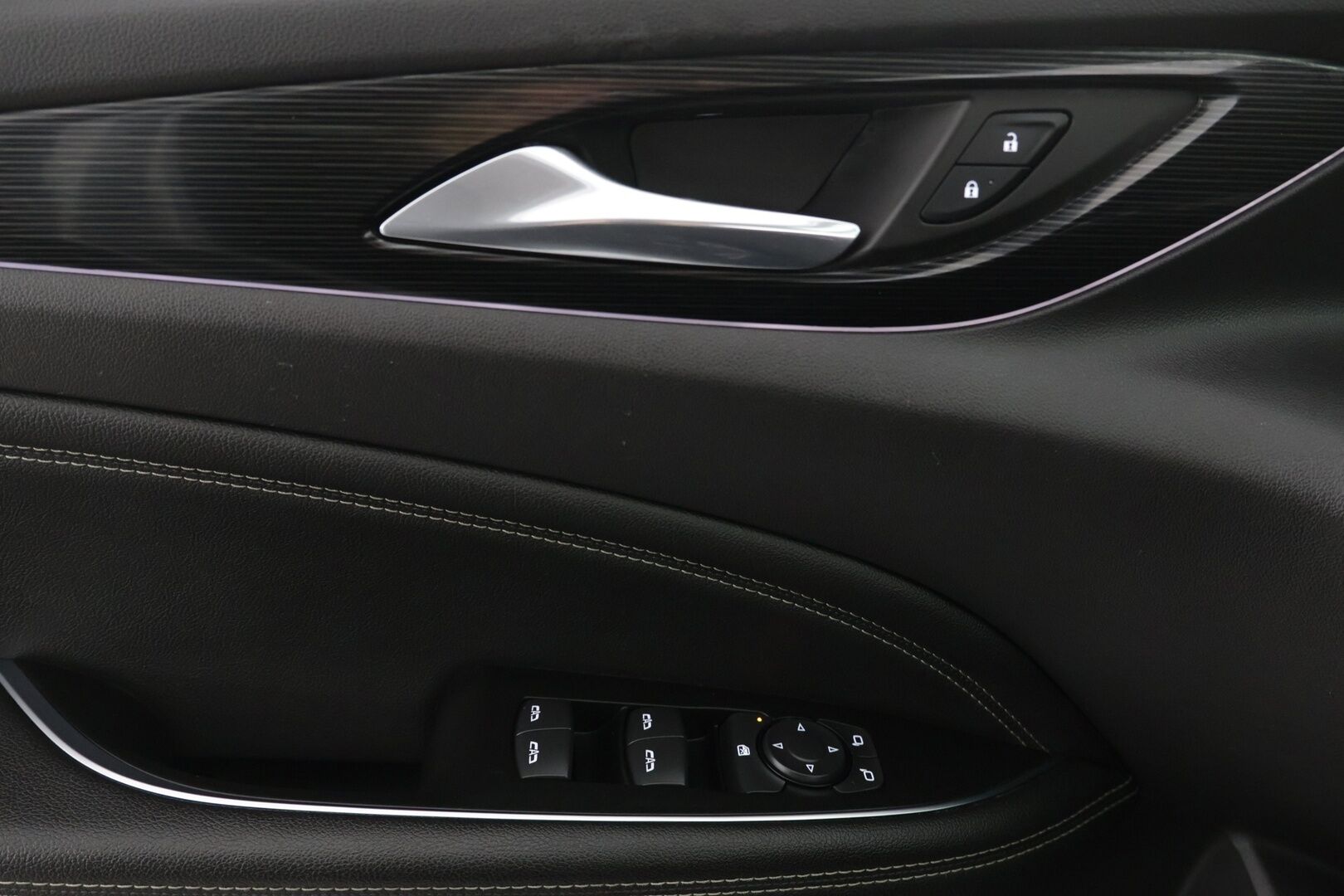 Opel Insignia 2018 Insignia Sports Tourer Edition 2,0 CDTI 125kW AT6 - | Vakkari | Navi | Lohko + sisäpistoke | Tutkat edessä & takana | 2x Renkaat |