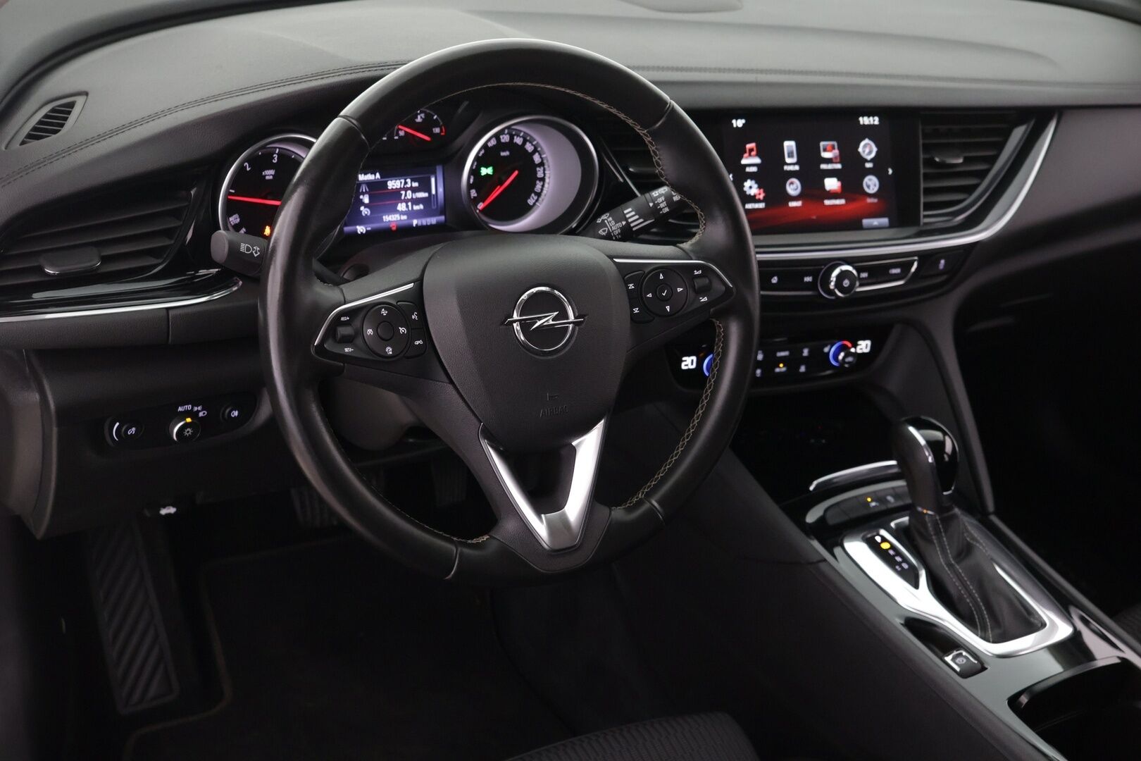 Opel Insignia 2018 Insignia Sports Tourer Edition 2,0 CDTI 125kW AT6 - | Vakkari | Navi | Lohko + sisäpistoke | Tutkat edessä & takana | 2x Renkaat |