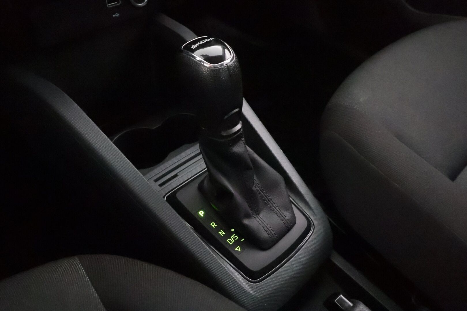 Skoda Fabia 2021 1,0 TSI 95 Active DSG Autom. - | Vakkari | Ilmastointi | Penkinlämmittimet | Sähköpeilit | Kahdet renkaat | 1-om Suomi-auto |