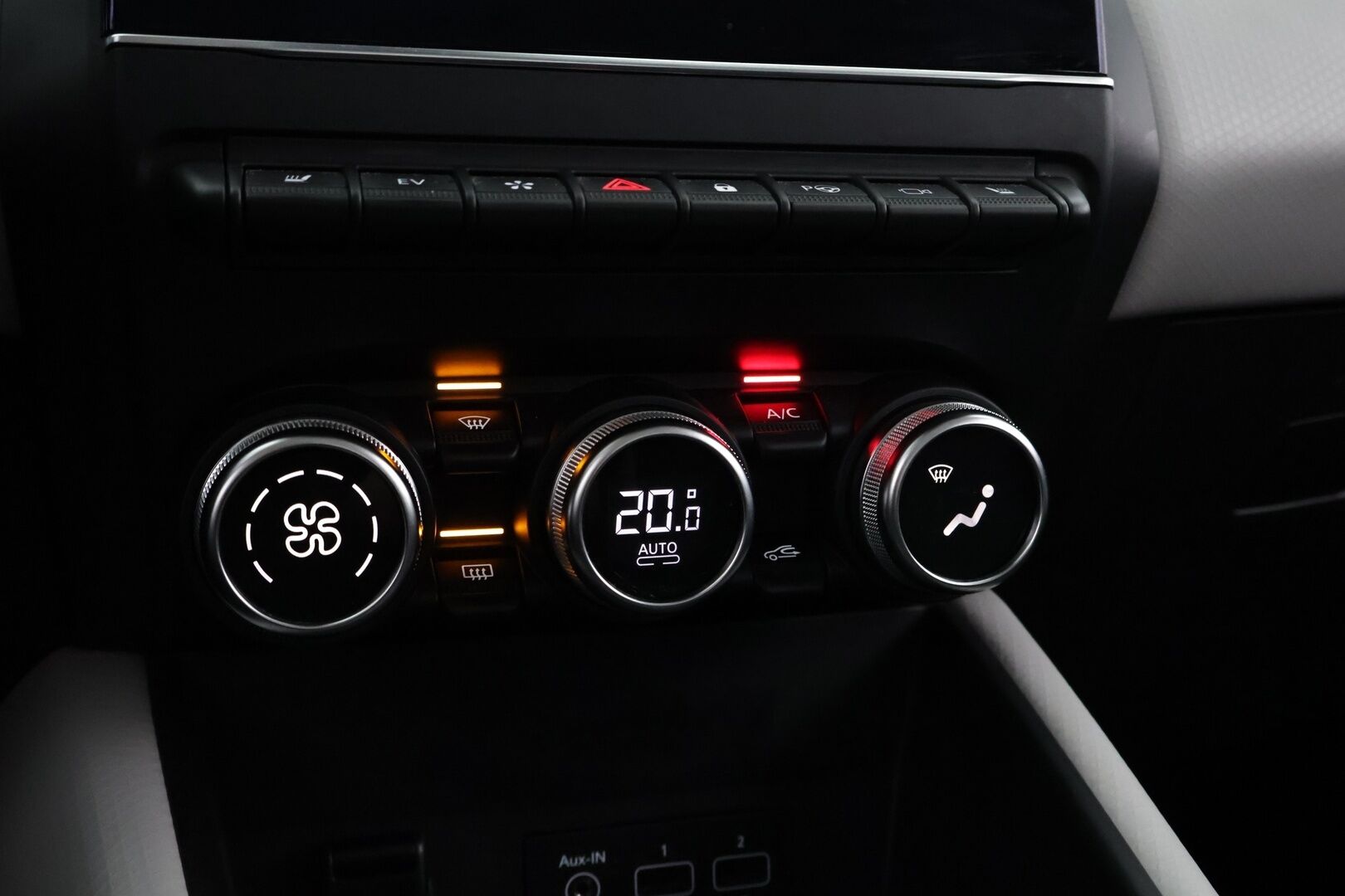 Renault Captur 2021 E-TECH Plug-in hybrid Intens - Suomiauto | Vakkari | Digimittari |360-Kamera | Lohko&Sisäpistoke | BLIS | Puolinahkasisusta | Ratinlämmitys | Huippusiisti!