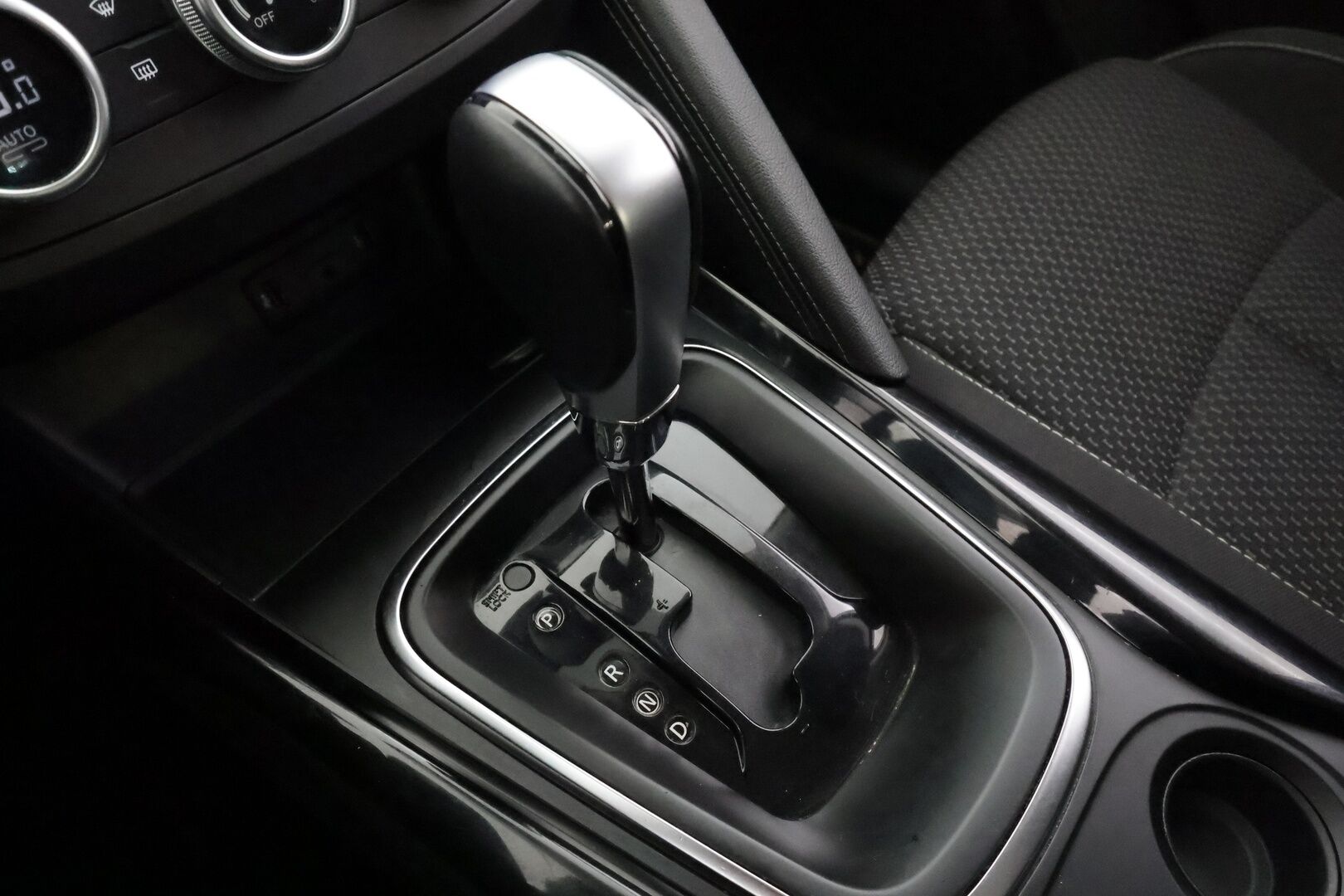 Renault Kadjar 2021 TCe 140 EDC7-aut Zen * Vakkari / P.tutka / Kaistavahti / Navi / Digimittaristo / Keyless * - Suomi-auto / Kahdet renkaat aluvanteilla 