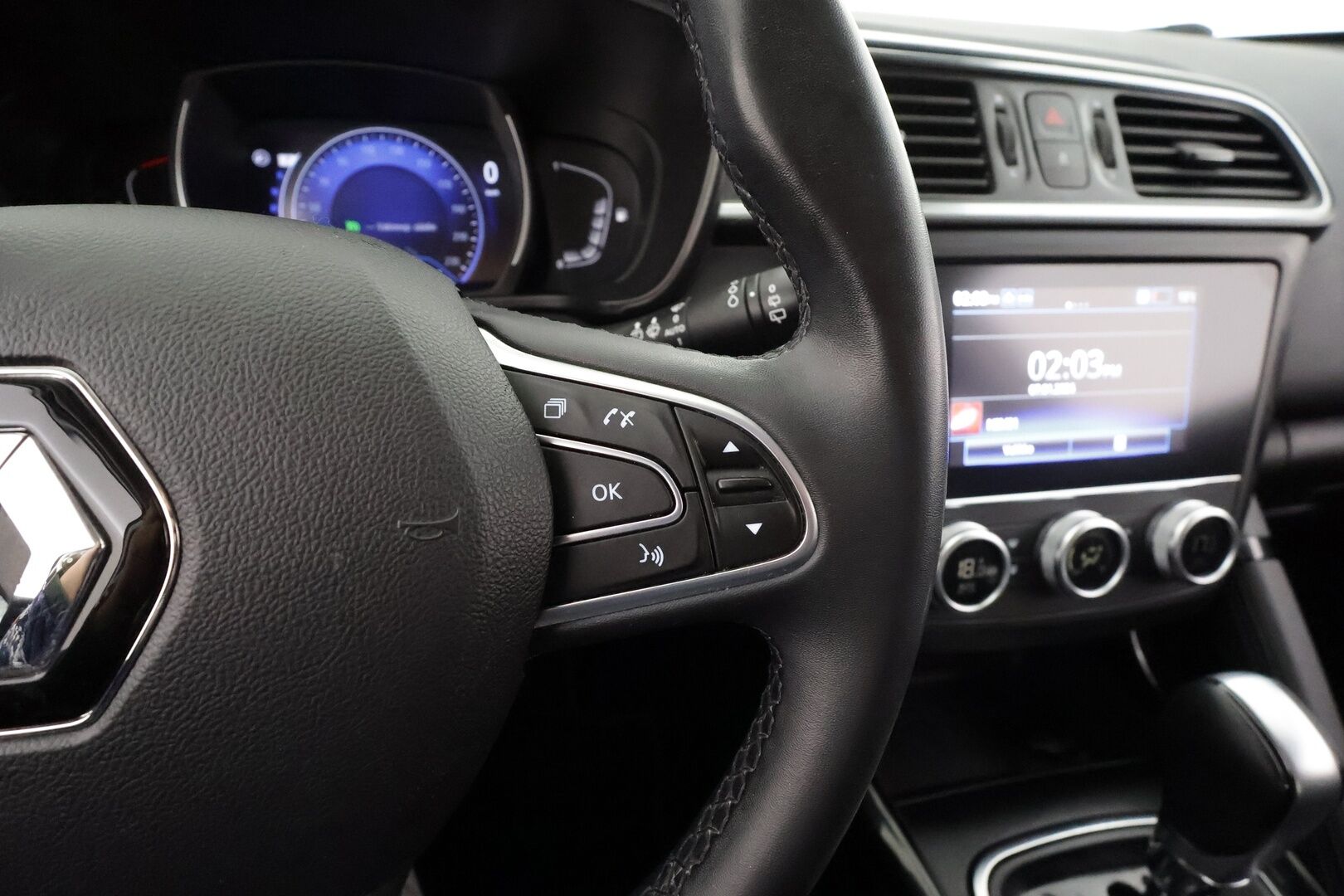 Renault Kadjar 2021 TCe 140 EDC7-aut Zen * Vakkari / P.tutka / Kaistavahti / Navi / Digimittaristo / Keyless * - Suomi-auto / Kahdet renkaat aluvanteilla 