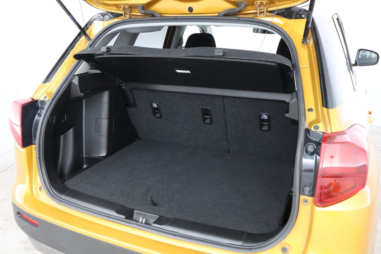Suzuki Vitara 2021 1,4 BOOSTERJET 4WD GL+ 6AT LIMITED - 1.OM Suomi-auto / Adapt.vakkari / Peruutuskamera / BLIS / Navi / Hyvät renkaat / Huippusiisti!