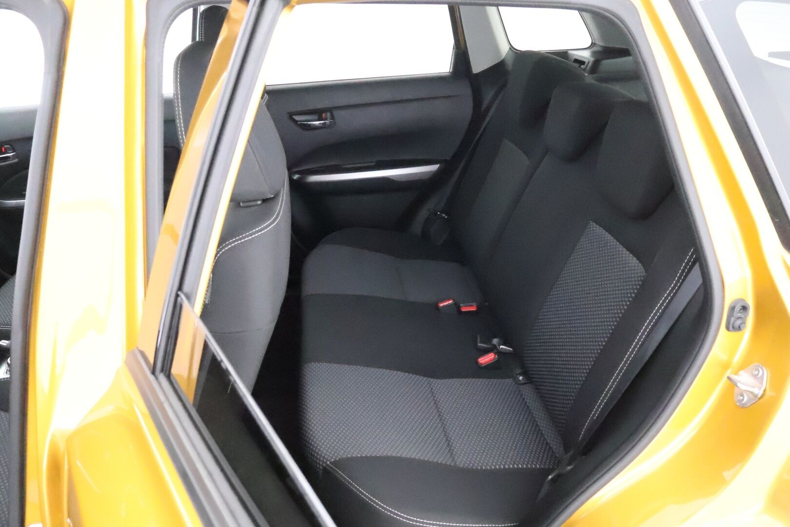 Suzuki Vitara 2021 1,4 BOOSTERJET 4WD GL+ 6AT LIMITED - 1.OM Suomi-auto / Adapt.vakkari / Peruutuskamera / BLIS / Navi / Hyvät renkaat / Huippusiisti!