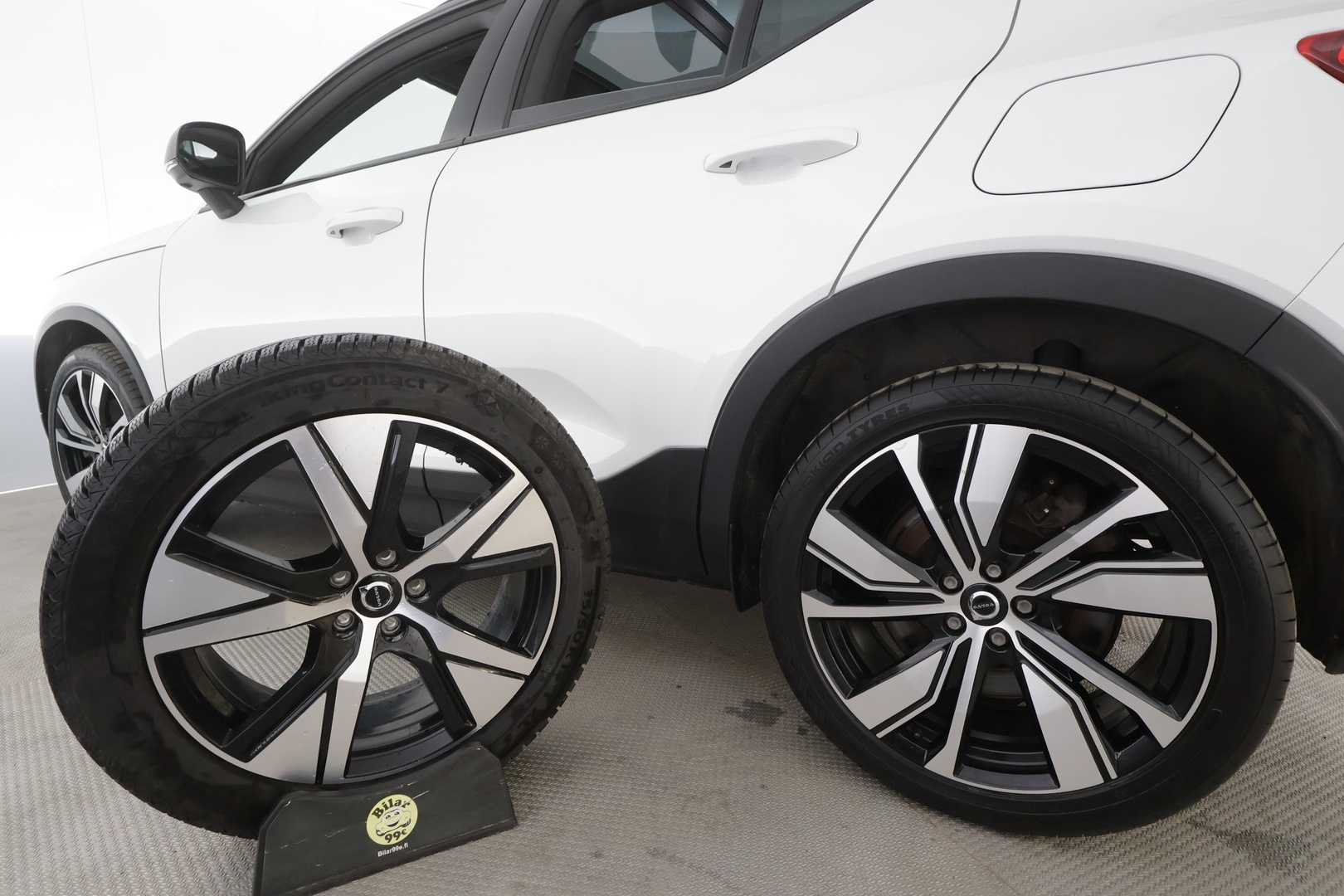 Volvo XC40 2021 P8 AWD R-Design aut - | ACC | ILP | 360° | Koukku | Harman/Kardon | Muistipenkki | Panorama | Nahka-alcantara | Pilot assist | BLIS | Keyless | 2x renkaat aluin | 