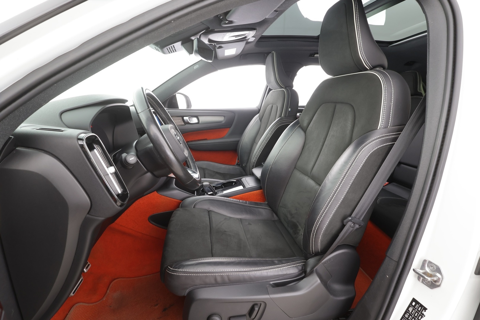 Volvo XC40 2021 P8 AWD R-Design aut - | ACC | ILP | 360° | Koukku | Harman/Kardon | Muistipenkki | Panorama | Nahka-alcantara | Pilot assist | BLIS | Keyless | 2x renkaat aluin | 