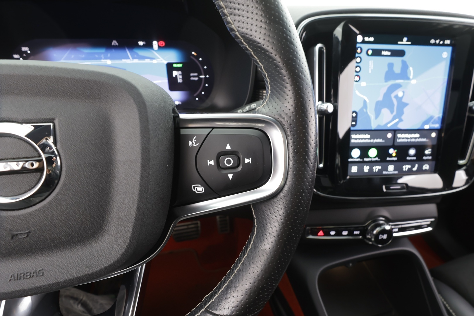 Volvo XC40 2021 P8 AWD R-Design aut - | ACC | ILP | 360° | Koukku | Harman/Kardon | Muistipenkki | Panorama | Nahka-alcantara | Pilot assist | BLIS | Keyless | 2x renkaat aluin | 