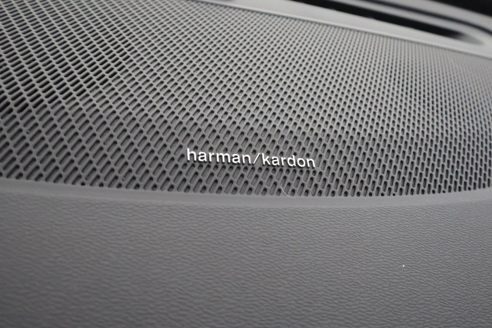 Volvo V60 2021 B5 AWD MHEV Business R-Design aut * ACC / P.kamera / Full LED / H&K / Webasto / Koukku / Muistipenkki / BLIS / KeylessGo * - Suomi-auto / Merkkihuollettu - HULLU BLACKWEEK KORKOTARJOUS 2,49%