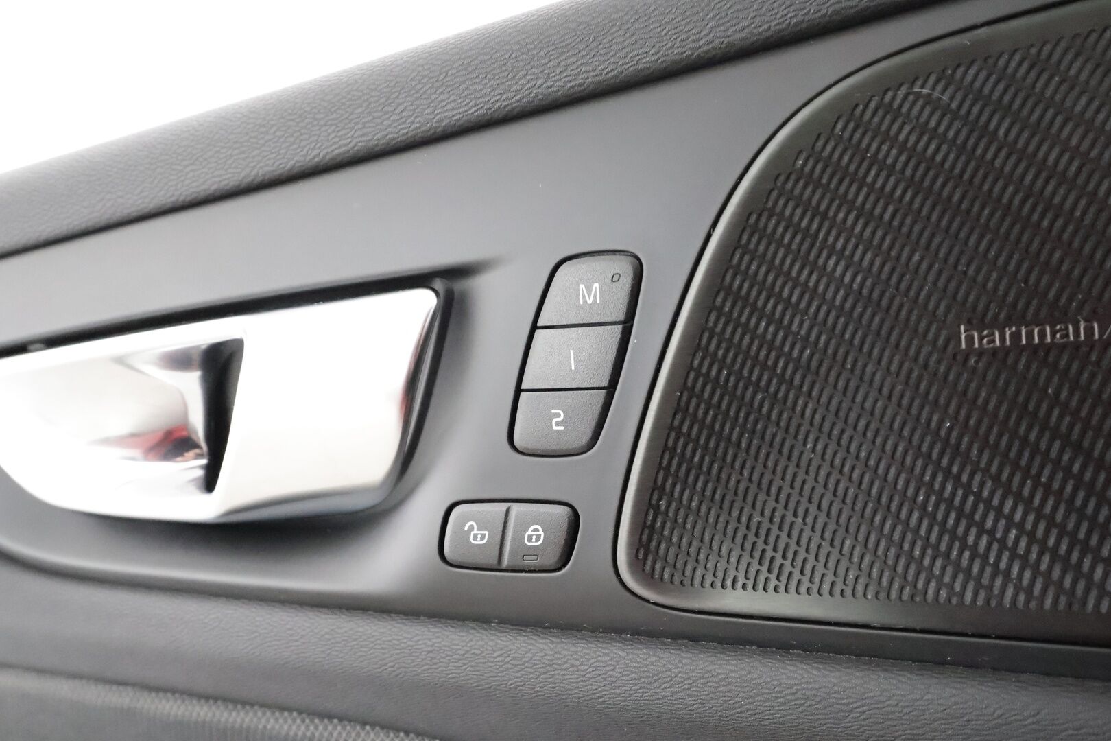 Volvo V60 2021 B5 AWD MHEV Business R-Design aut * ACC / P.kamera / Full LED / H&K / Webasto / Koukku / Muistipenkki / BLIS / KeylessGo * - Suomi-auto / Merkkihuollettu - HULLU BLACKWEEK KORKOTARJOUS 2,49%