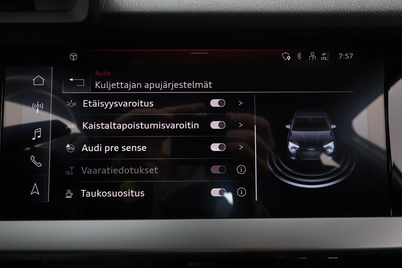 Audi A3 2021 Business Sport Sedan 30 TFSI 81kW MHEV S tronic**1.Om Suomi-auto / Webasto / Adapt.vakkari / LED-valot / Sporttipenkit** - Digimittaristo / Kaistavahti / Apple&Android / 2x Renkaat