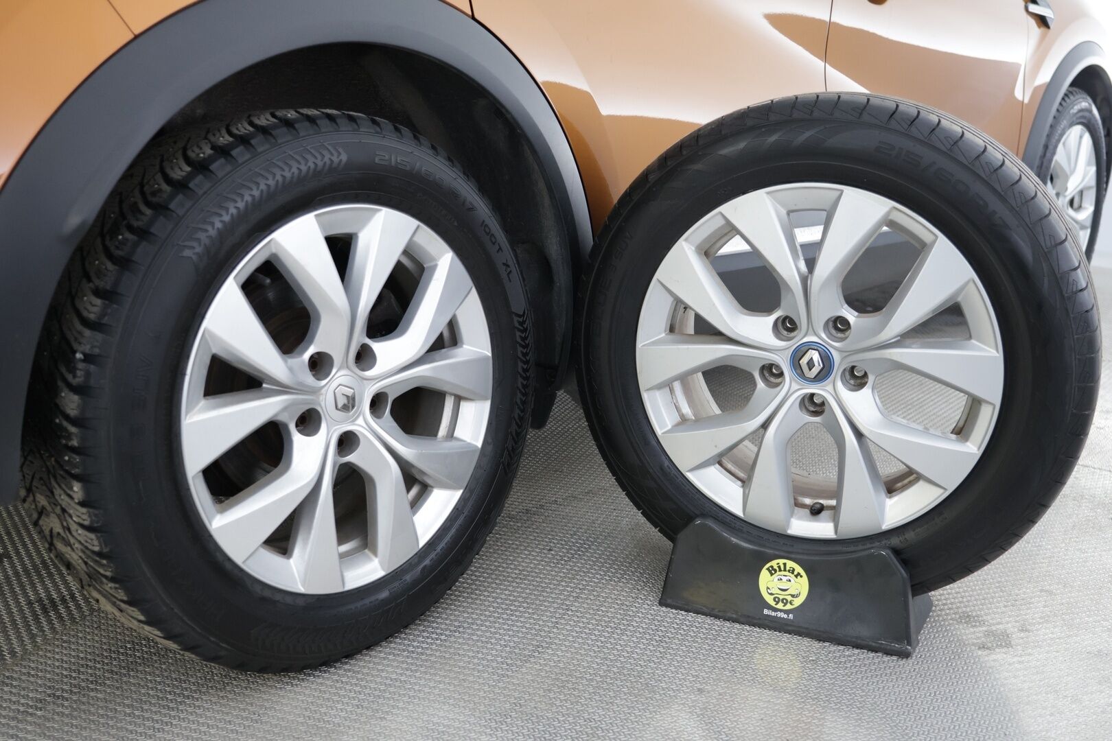 Renault Captur 2021 E-TECH Plug-in hybrid Intens * Suomi-auto / Vakkari / Koukku / P-Kamera / Navi / Kaistavahti * - Huippu katumaasturi / Hyvä maavara / Kattavat varusteet! - HULLUT AVAJAISHULINAT KORKOTARJOUS 3,29 %