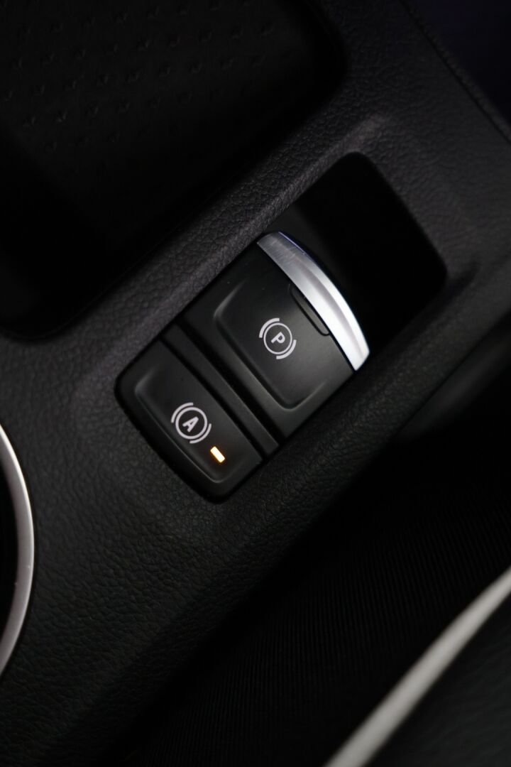 Renault Captur 2021 E-TECH Plug-in hybrid Intens * Suomi-auto / Koukku / P-Kamera / Navi / Kaistavahti* - Huippu katumaasturi / Hyvä maavara / Kattavat varusteet!