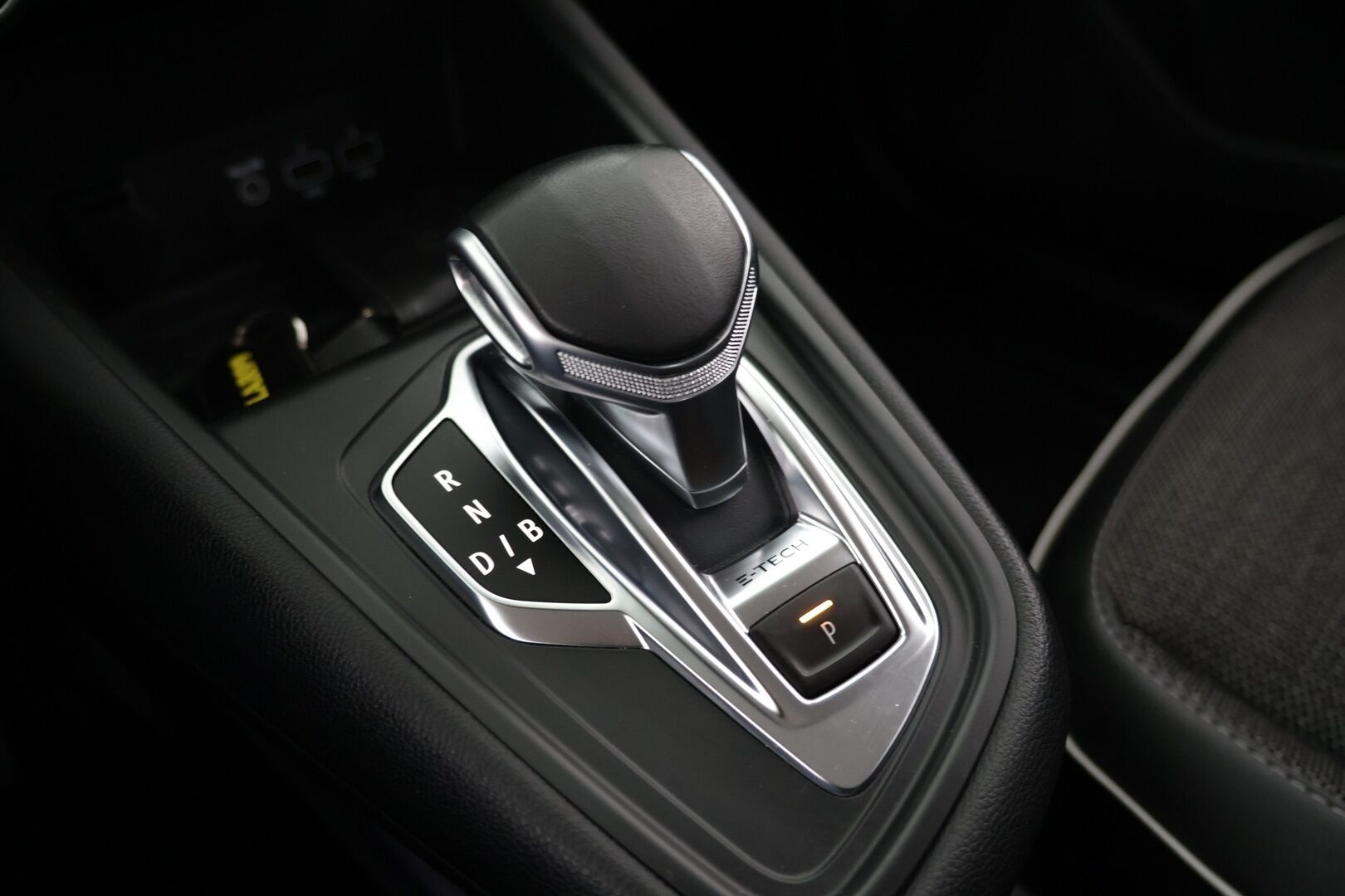 Renault Captur 2021 E-TECH Plug-in hybrid Intens * Suomi-auto / Vakkari / Koukku / P-Kamera / Navi / Kaistavahti * - Huippu katumaasturi / Hyvä maavara / Kattavat varusteet! - HULLUT AVAJAISHULINAT KORKOTARJOUS 3,29 %