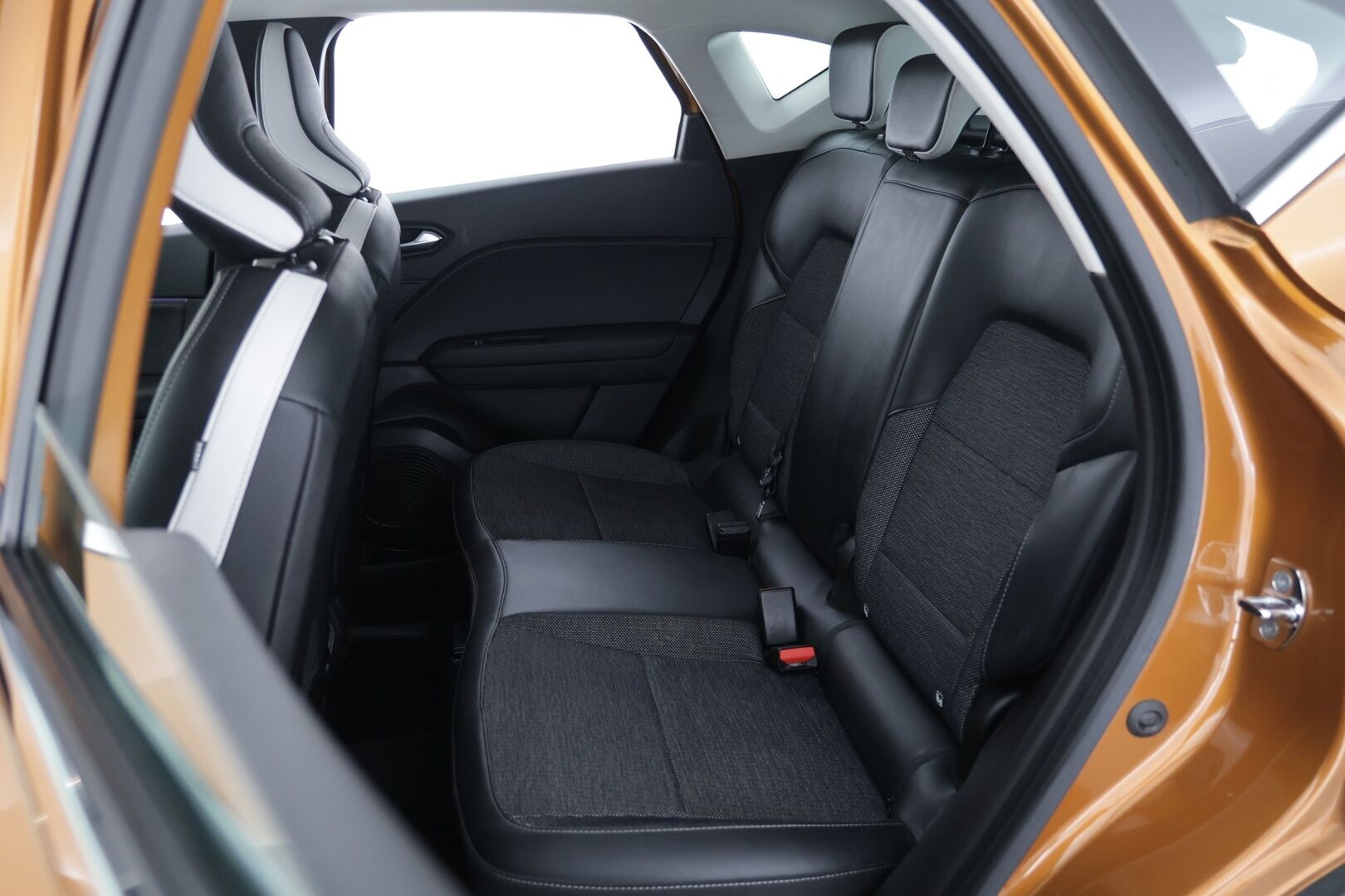 Renault Captur 2021 E-TECH Plug-in hybrid Intens * Suomi-auto / Vakkari / Koukku / P-Kamera / Navi / Kaistavahti * - Huippu katumaasturi / Hyvä maavara / Kattavat varusteet! - HULLUT AVAJAISHULINAT KORKOTARJOUS 3,29 %