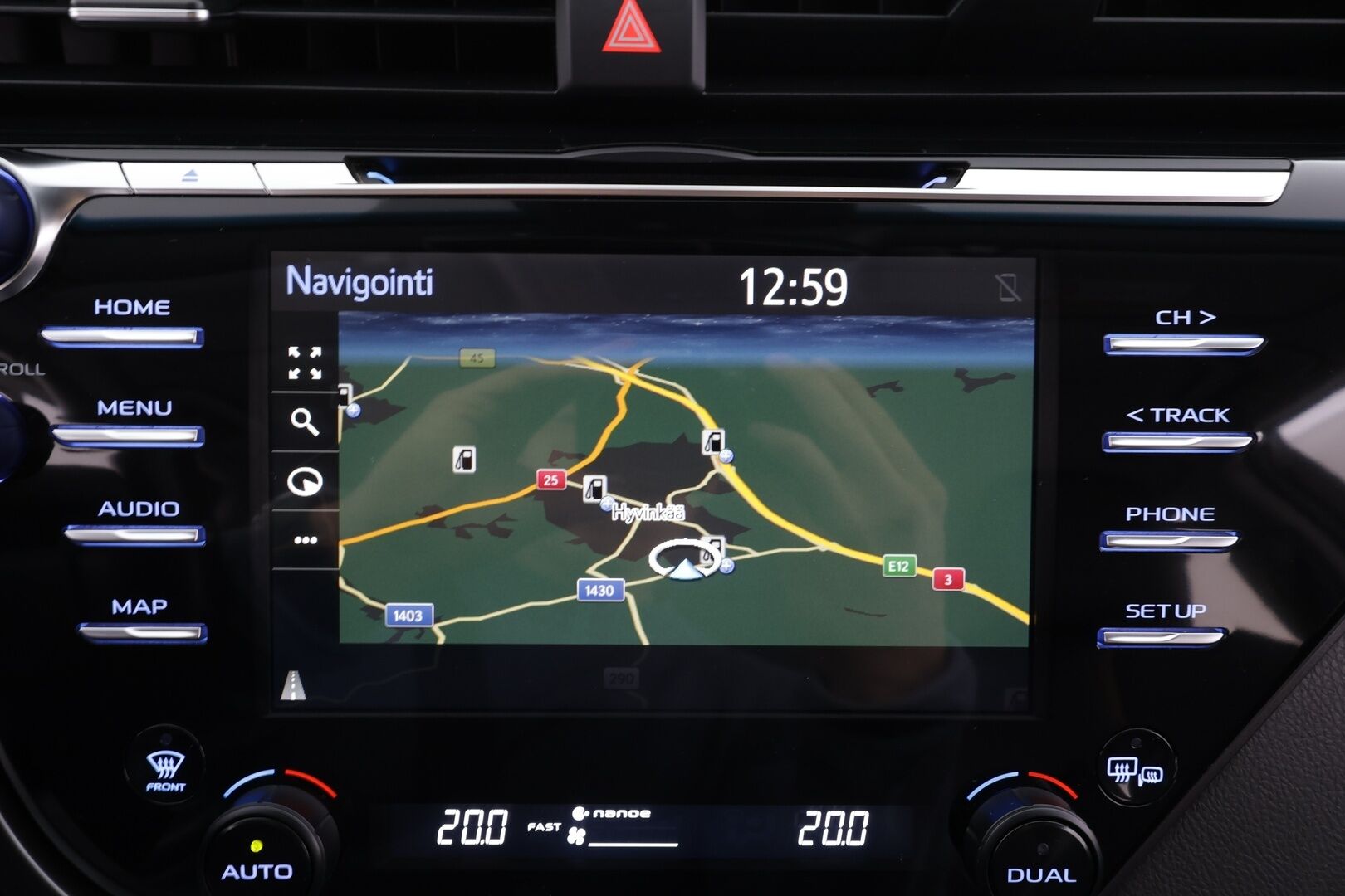 Toyota Camry 2021 2,5 Hybrid Style Business * ACC / P.kamera / LED / Navi / Sähköpenkit / KeylessGo / Lohkolämmitin / Nahat * - 1.Om Suomi-auto / Kahdet renkaat aluvanteilla