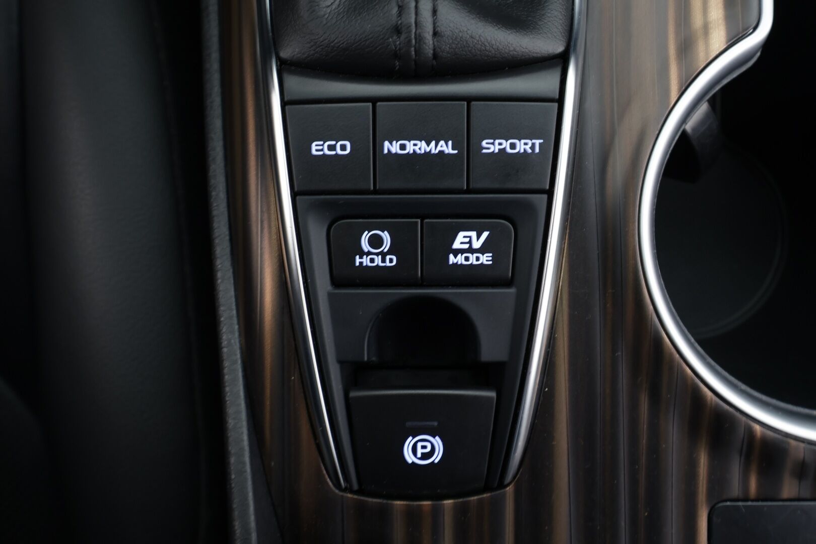 Toyota Camry 2021 2,5 Hybrid Style Business * ACC / P.kamera / LED / Navi / Sähköpenkit / KeylessGo / Lohkolämmitin / Nahat * - 1.Om Suomi-auto / Kahdet renkaat aluvanteilla