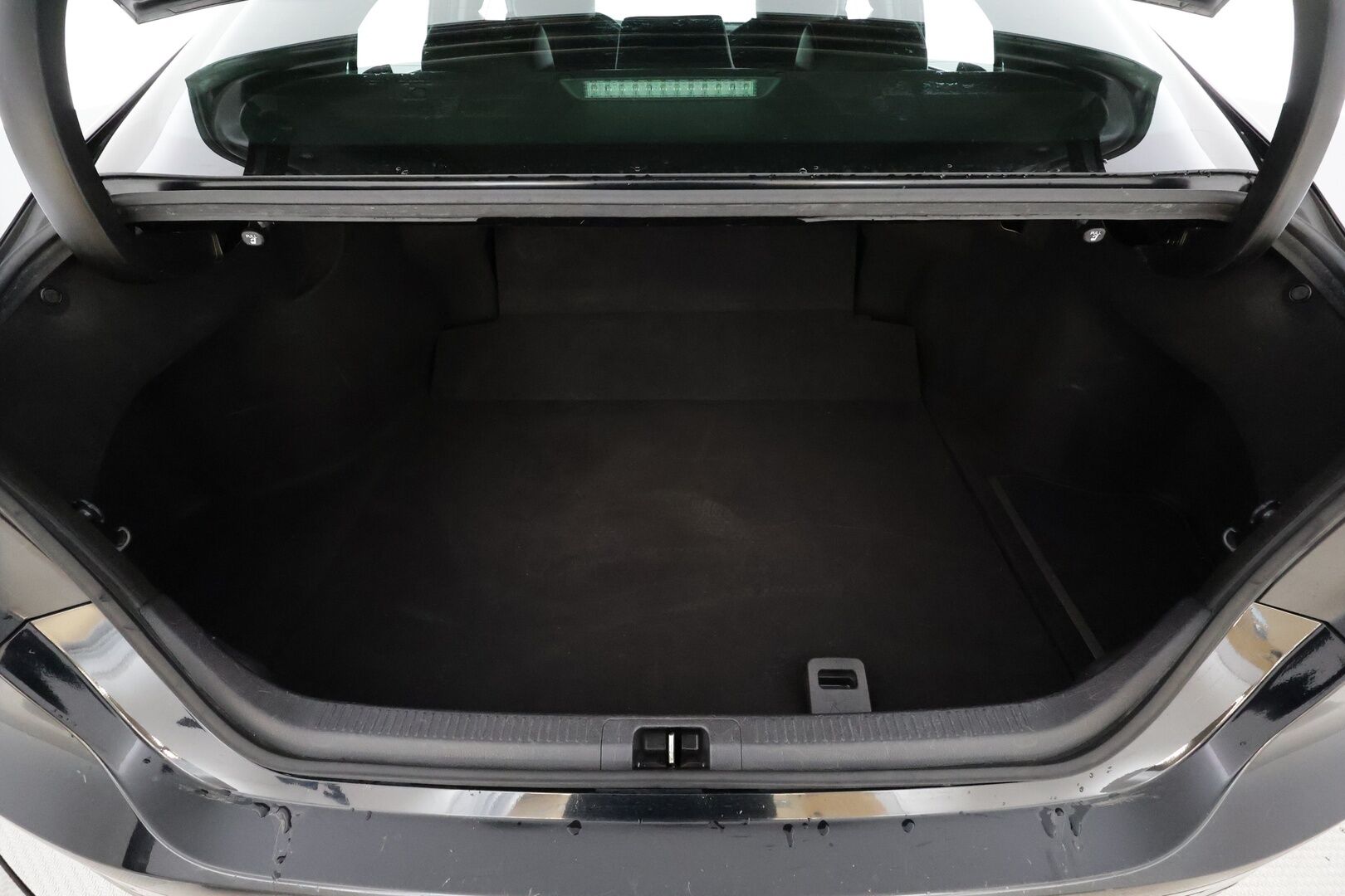 Toyota Camry 2021 2,5 Hybrid Style Business * ACC / P.kamera / LED / Navi / Sähköpenkit / KeylessGo / Lohkolämmitin / Nahat * - 1.Om Suomi-auto / Kahdet renkaat aluvanteilla