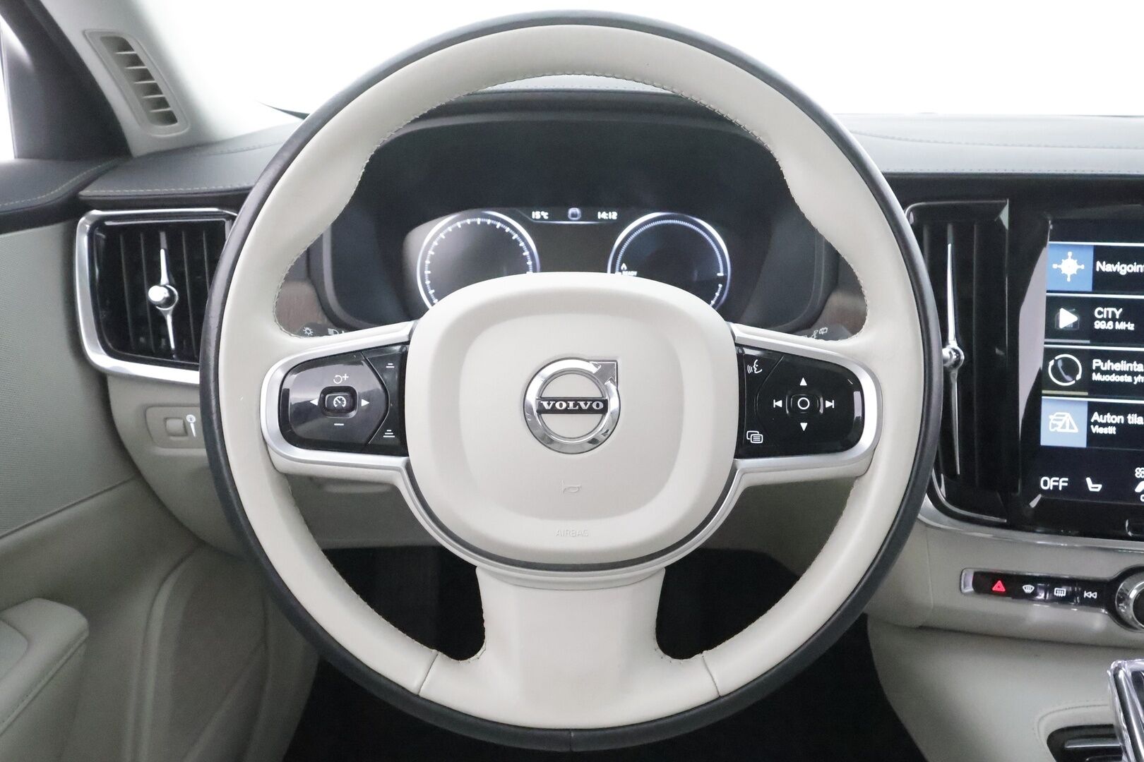 Volvo V90 2021 T6 TwE AWD Inscription aut - | Webasto | Koukku | ACC | LED | P.Kamera | Sporttinahat Muistilla | Kaistavahti | Keyless | 1-om Suomi-auto | 2x Latauskaapelit | Kahdet renkaat aluvanteilla | Merkkihuollot |
