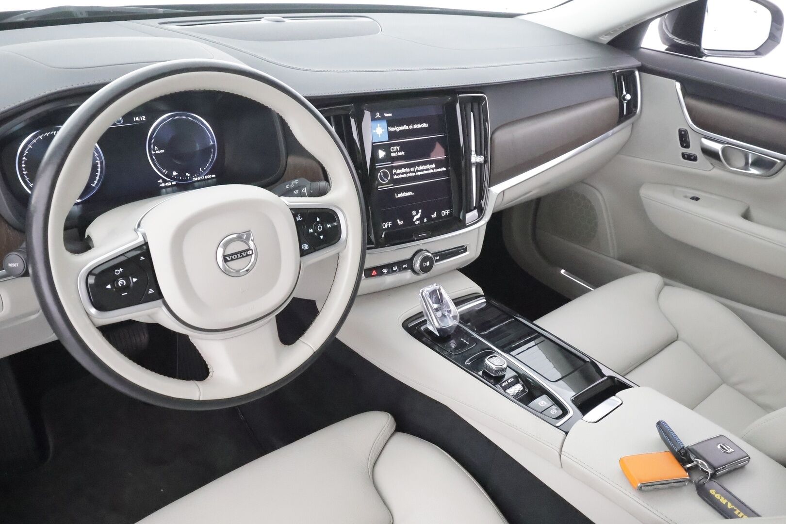 Volvo V90 2021 T6 TwE AWD Inscription aut - | Webasto | Koukku | ACC | LED | P.Kamera | Sporttinahat Muistilla | Kaistavahti | Keyless | 1-om Suomi-auto | 2x Latauskaapelit | Kahdet renkaat aluvanteilla | Merkkihuollot |