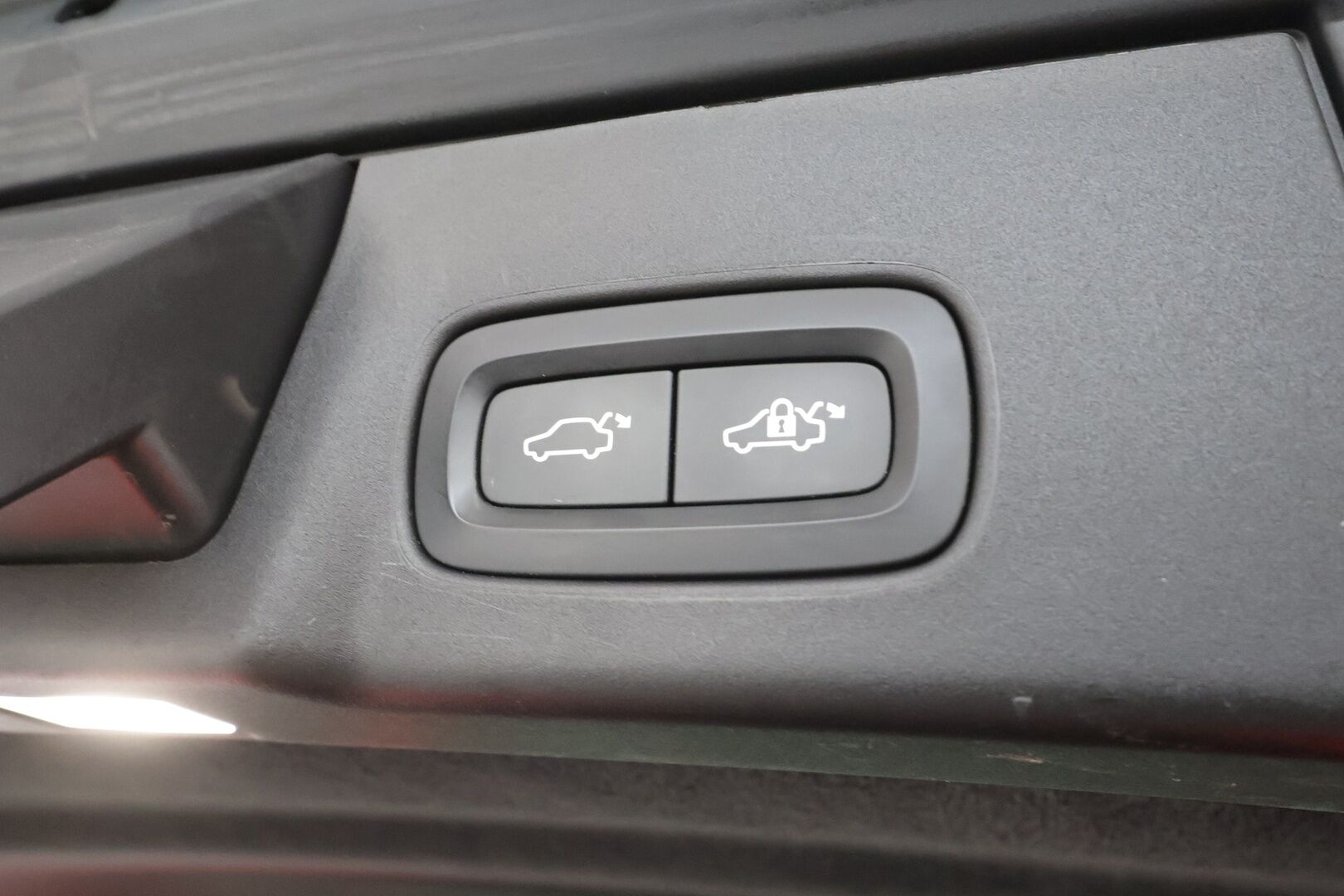 Volvo V90 2021 T6 TwE AWD Inscription aut - | Webasto | Koukku | ACC | LED | P.Kamera | Sporttinahat Muistilla | Kaistavahti | Keyless | 1-om Suomi-auto | 2x Latauskaapelit | Kahdet renkaat aluvanteilla | Merkkihuollot |