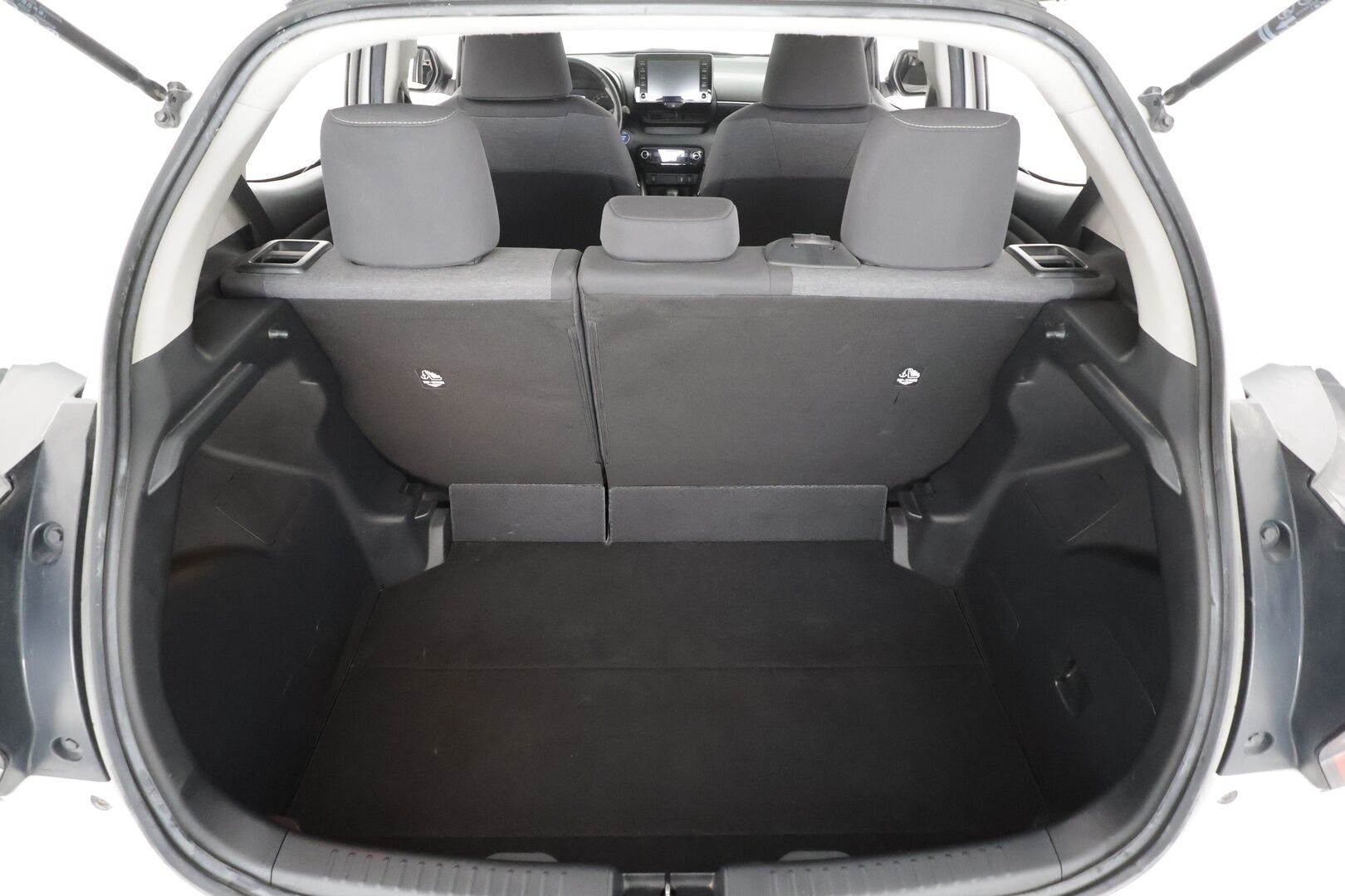 Toyota Yaris 2021 1,5 Hybrid Active Business * ACC / P.kamera / Navi / KeylessGo / Ratinlämmitin * - 1.Om Suomi-auto / Kahdet renkaat aluvanteilla / Merkkihuollettu
