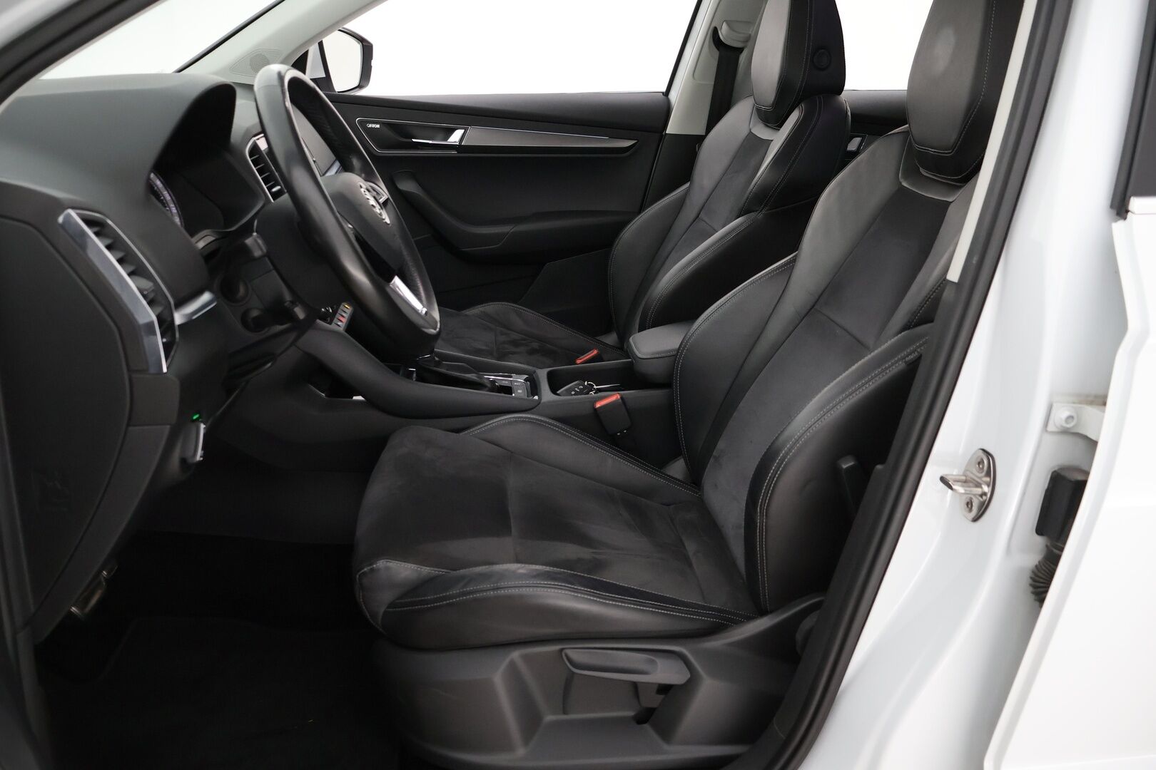 SKODA KAROQ 2018 2.0 TDI 150 4x4 Style DSG Autom. - Webasto / Adapt.vakkari / P.Kamera / Koukku