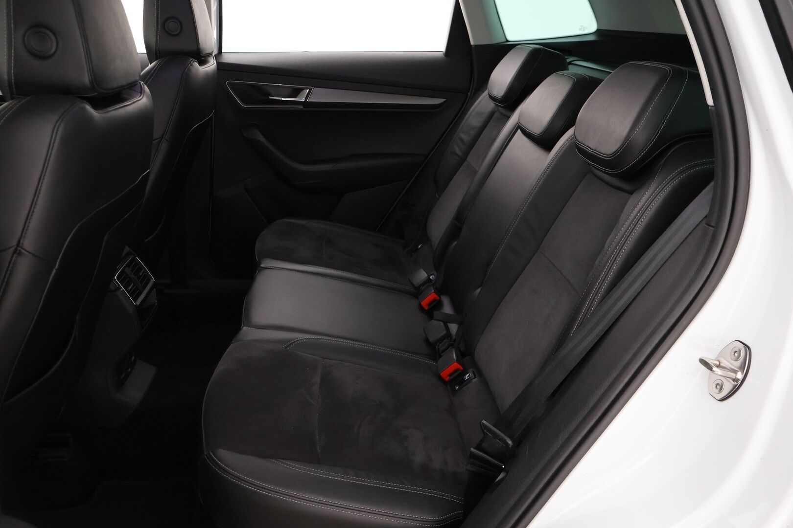 SKODA KAROQ 2018 2.0 TDI 150 4x4 Style DSG Autom. - Webasto / Adapt.vakkari / P.Kamera / Koukku