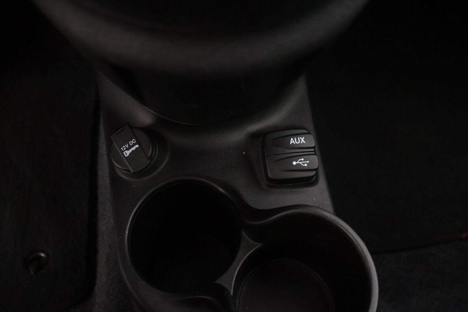 Fiat 500e 2016 Viistoperä * Vakkari / Navi / Ilmastointi / Nahkapenkit * - * Siistikuntoinen, näppärä ja edullinen käyttöauto! *  Tähän myös todella pieni kuukausierä! * - HULLU BLACKWEEK KORKOTARJOUS 2,49%