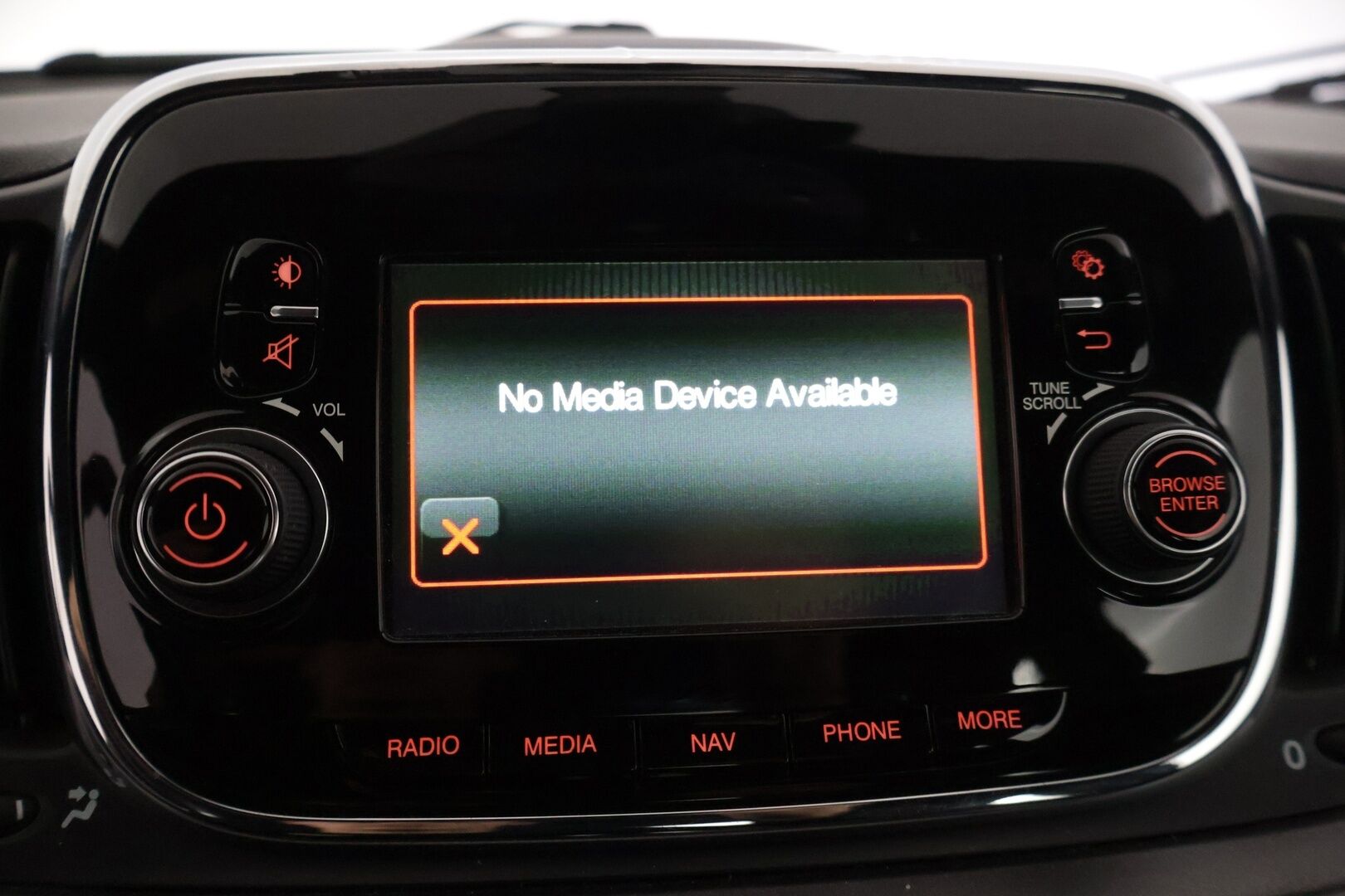 Fiat 500e 2016 Viistoperä * Vakkari / Navi / Ilmastointi / Nahkapenkit * - * Siistikuntoinen, näppärä ja edullinen käyttöauto! *  Tähän myös todella pieni kuukausierä! * - HULLU BLACKWEEK KORKOTARJOUS 2,49%