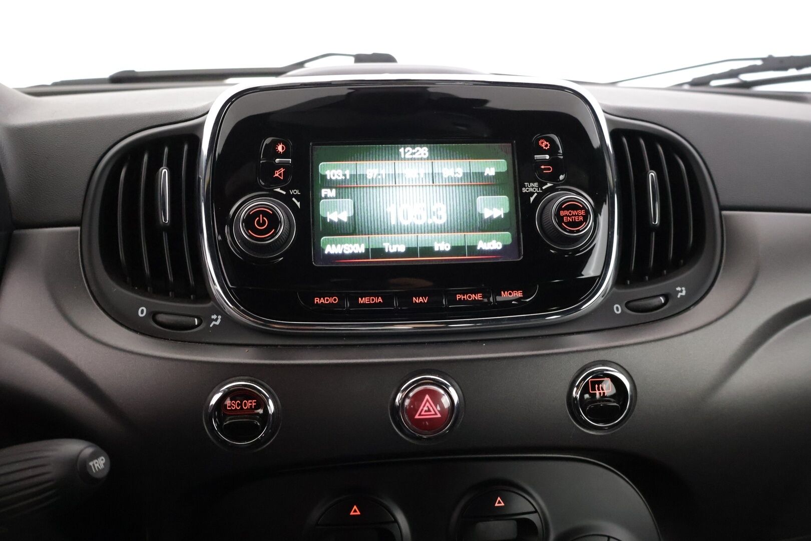 Fiat 500e 2016 Viistoperä * Vakkari / Navi / Ilmastointi / Nahkapenkit * - * Siistikuntoinen, näppärä ja edullinen käyttöauto! *  Tähän myös todella pieni kuukausierä! * - HULLU BLACKWEEK KORKOTARJOUS 2,49%